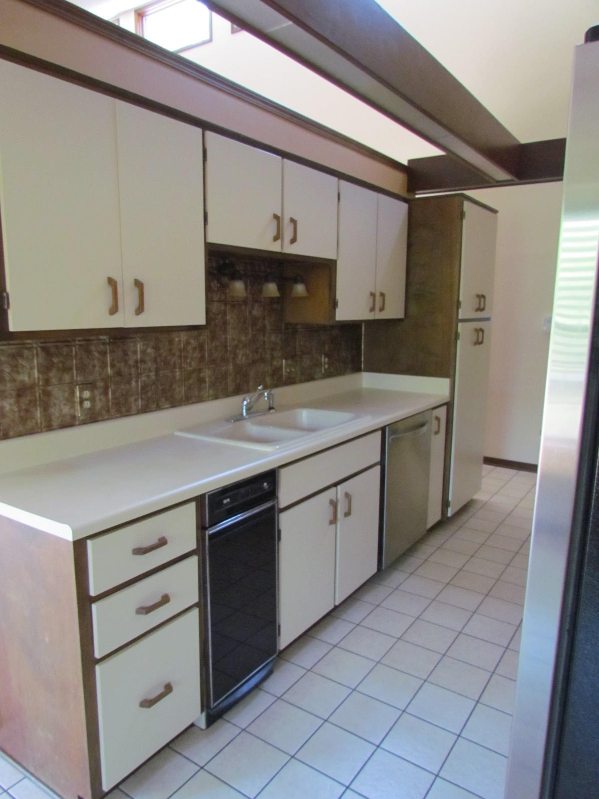 ROCKY BAYOU ESTATES 01 - Residential Lease