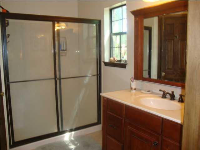 ROCKY BAYOU ESTATES 01 - Residential Lease