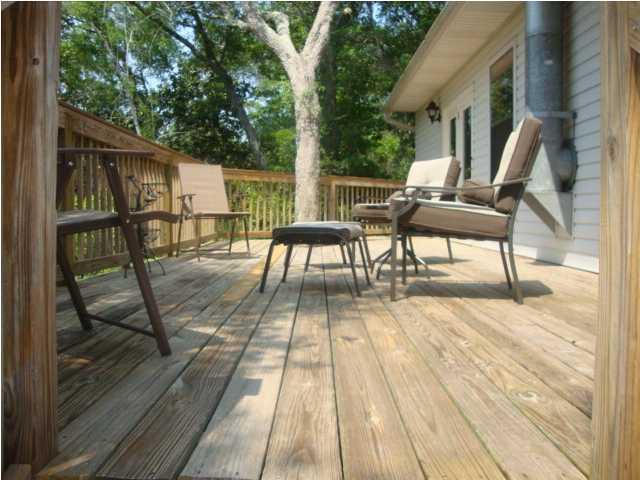 ROCKY BAYOU ESTATES 01 - Residential Lease