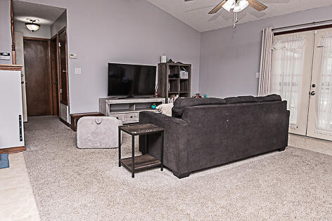 SHOAL TERRACE ESTATES - Residential Lease