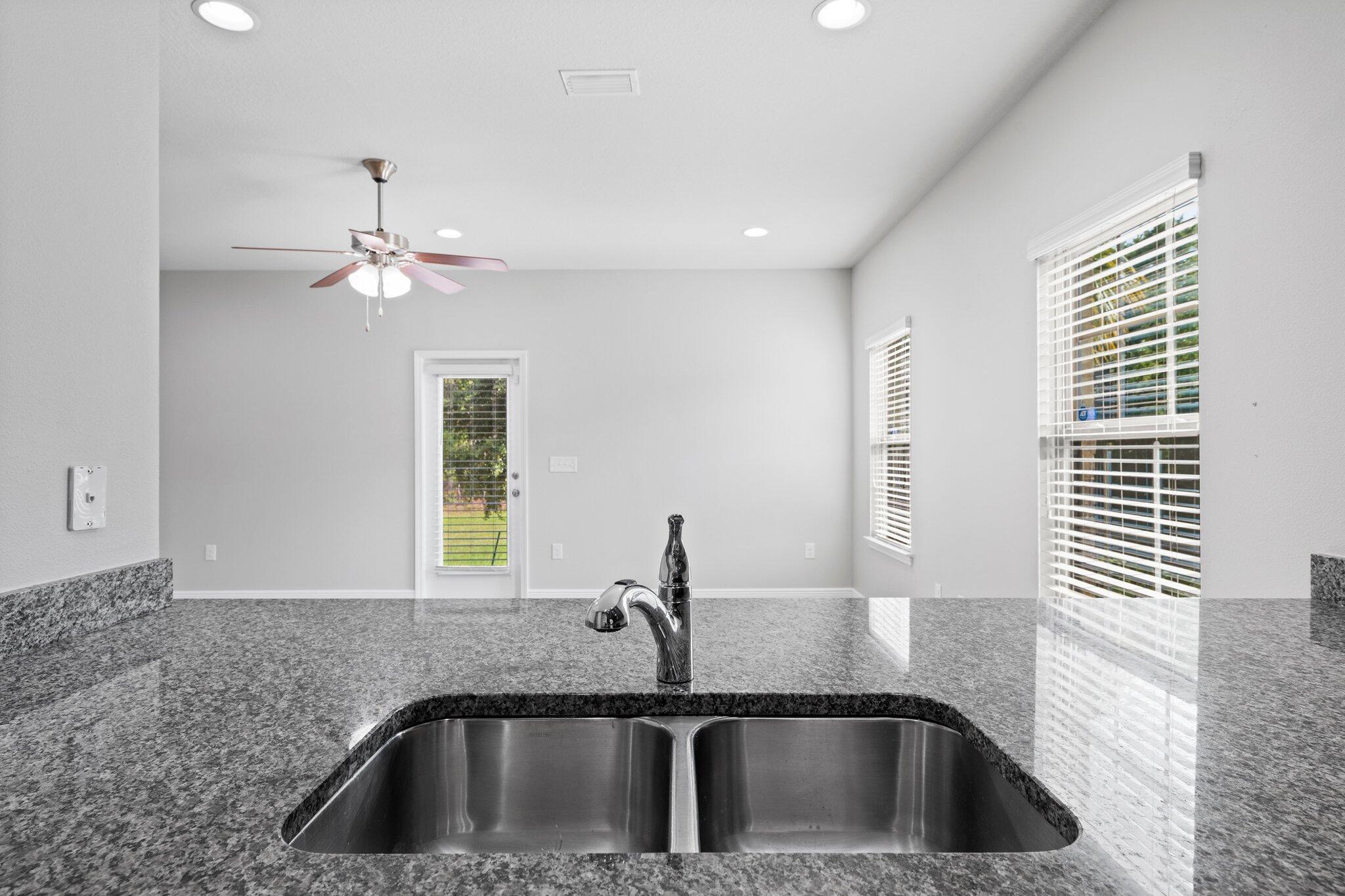 RESERVE POINTE - Residential