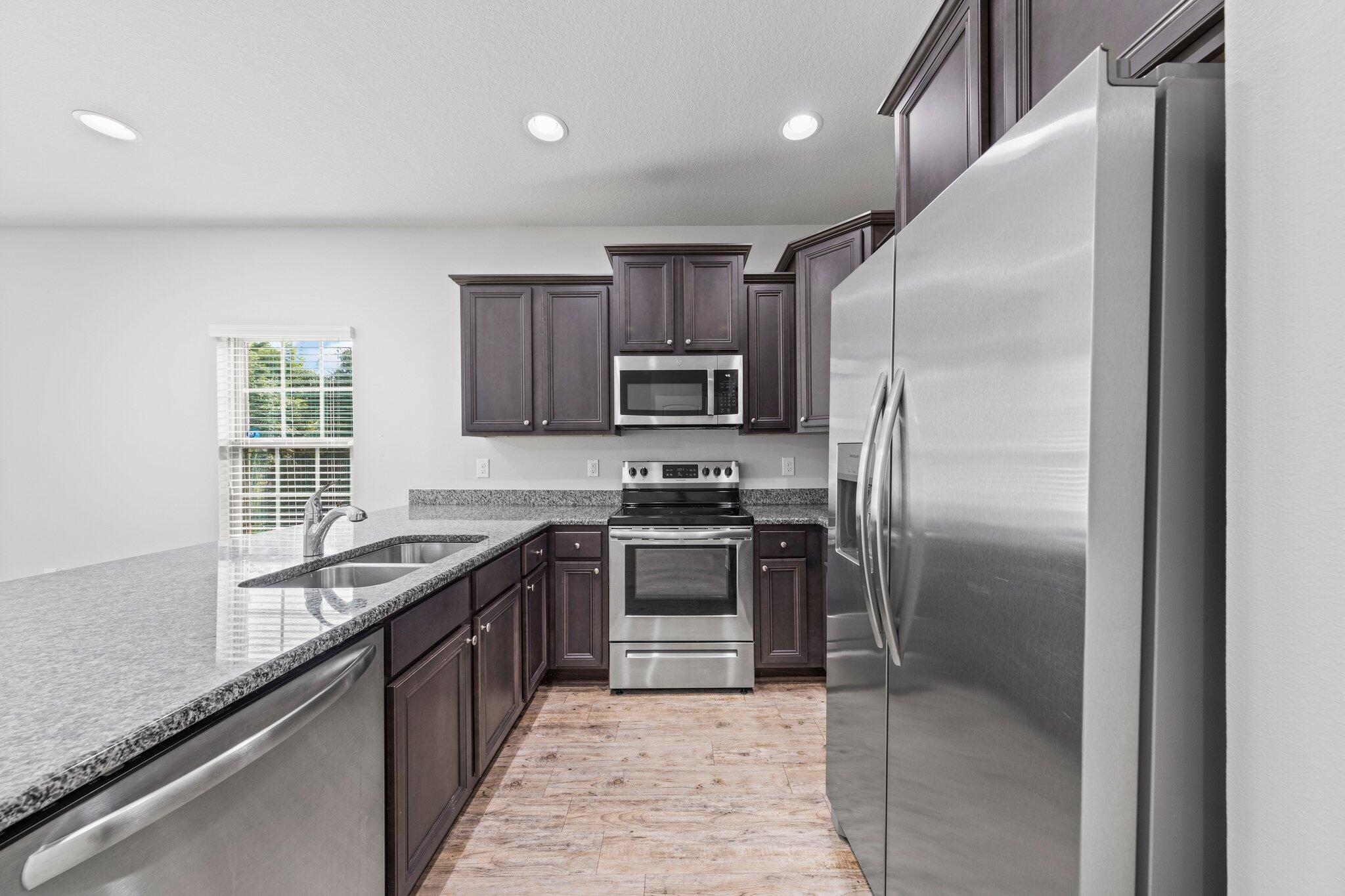 RESERVE POINTE - Residential