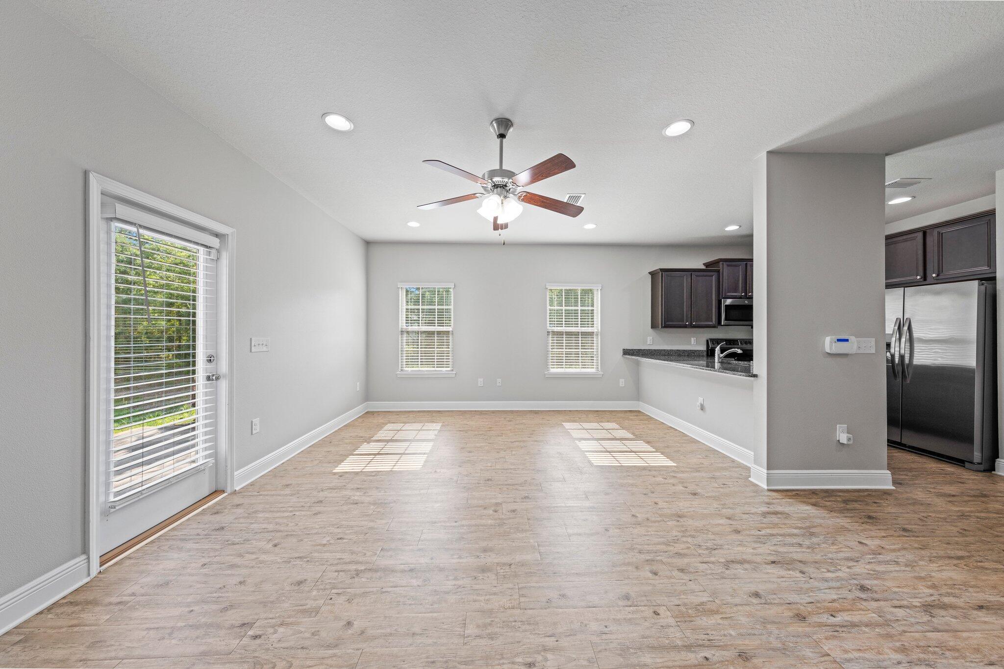 RESERVE POINTE - Residential