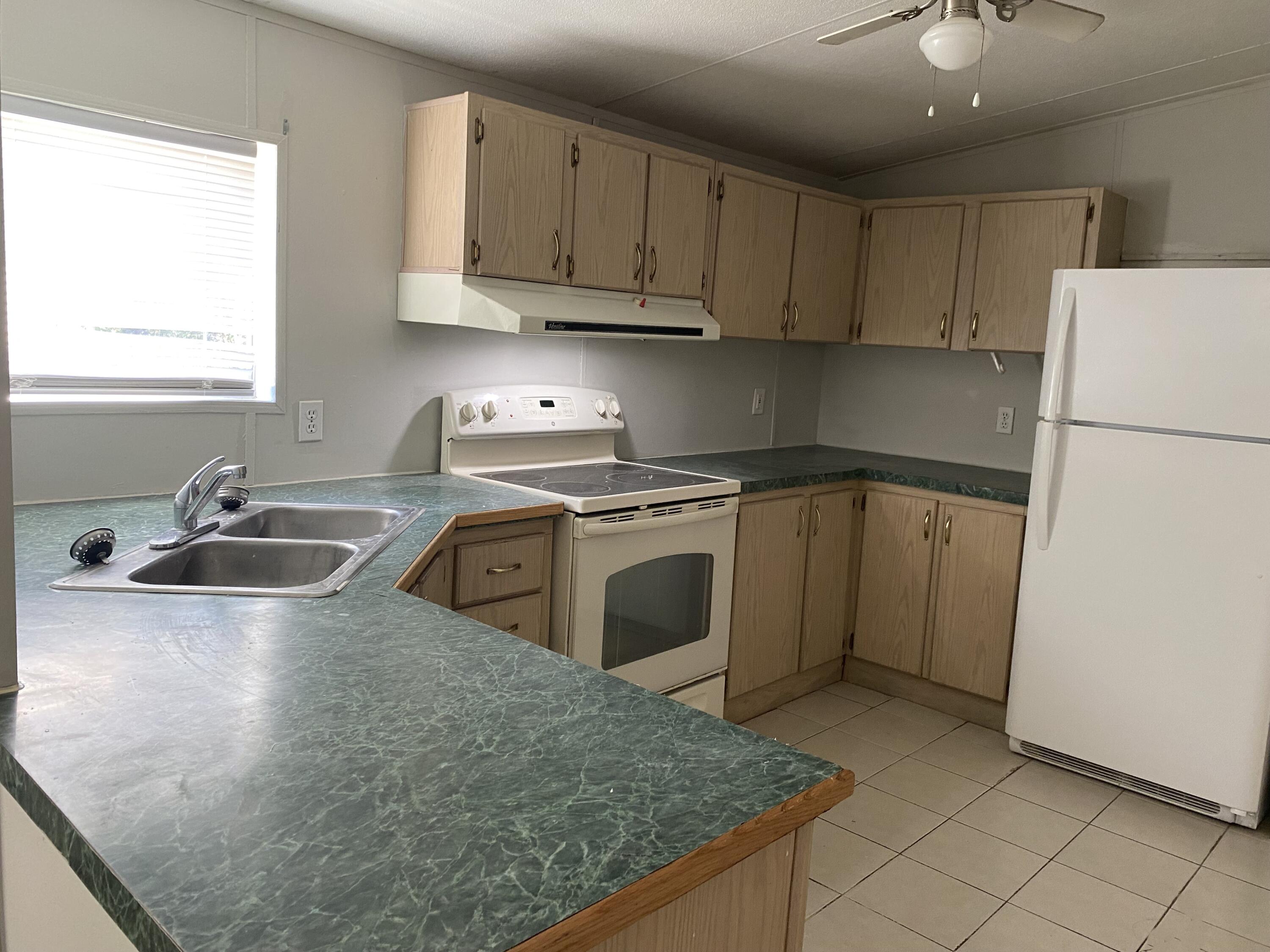 Meets and Bounds - Residential Lease