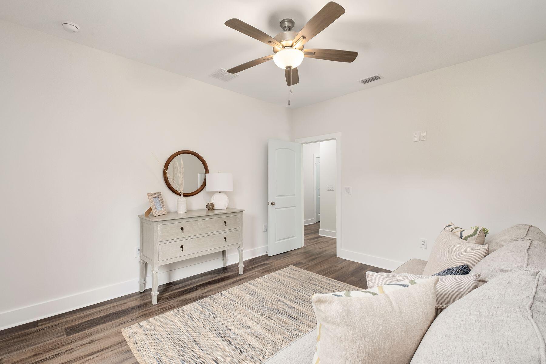 LAGUNA BEACH 8TH ADDN - Residential