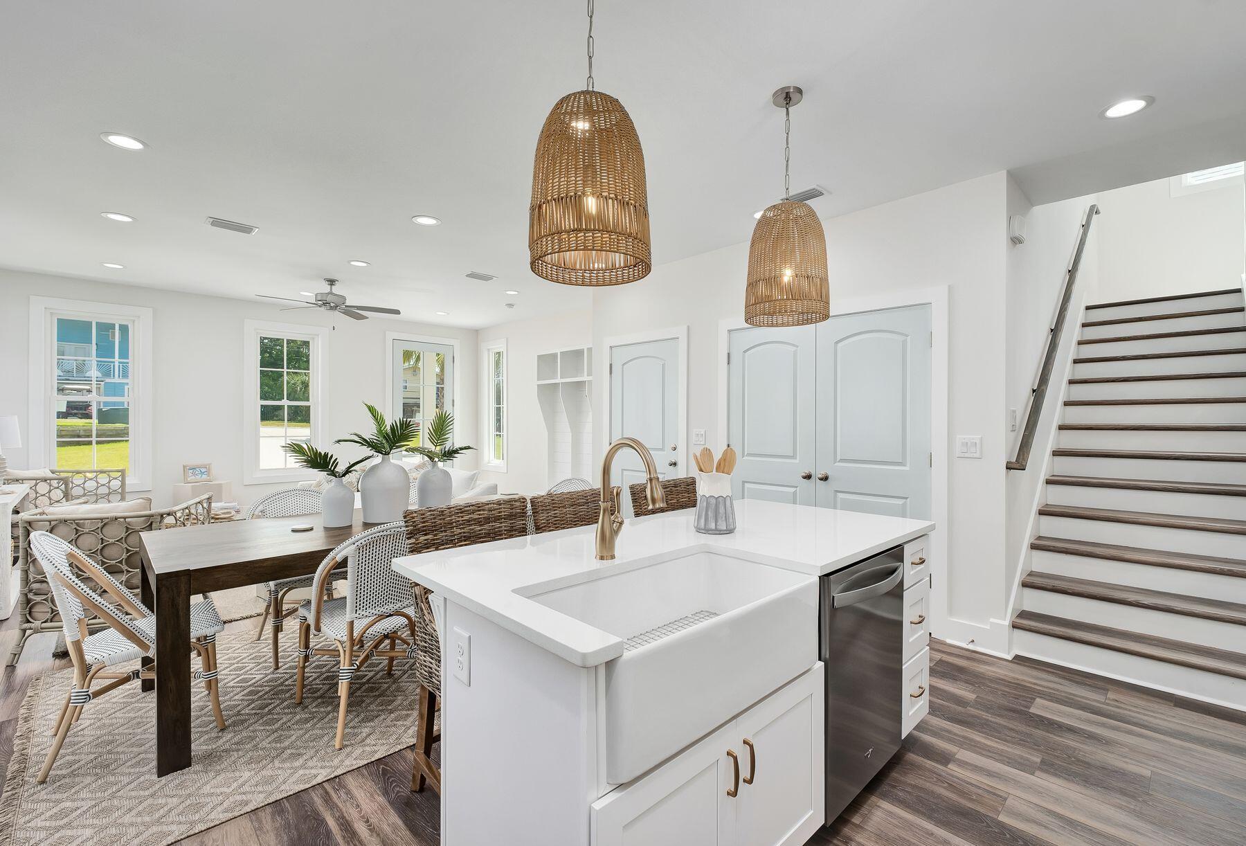 LAGUNA BEACH 8TH ADDN - Residential