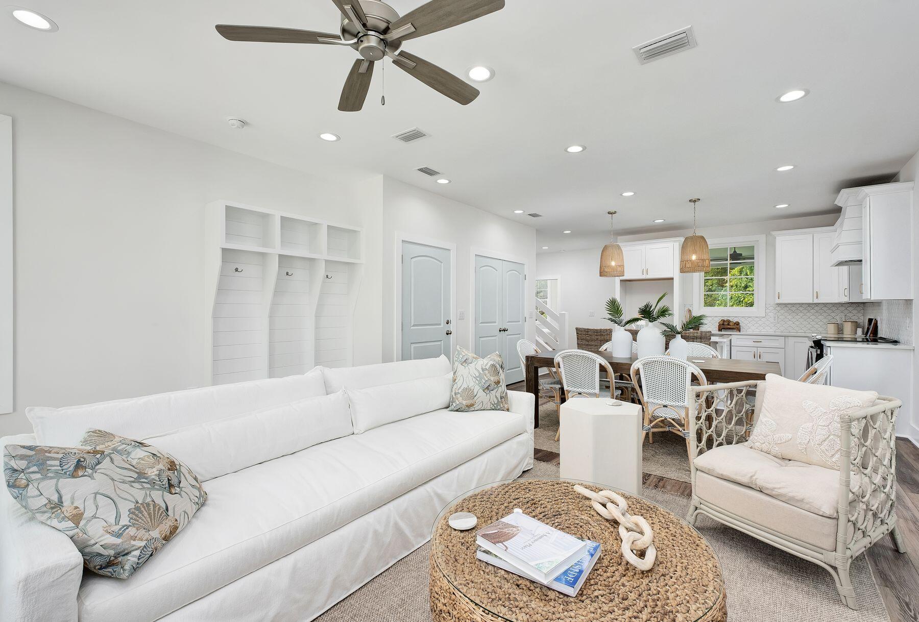 LAGUNA BEACH 8TH ADDN - Residential