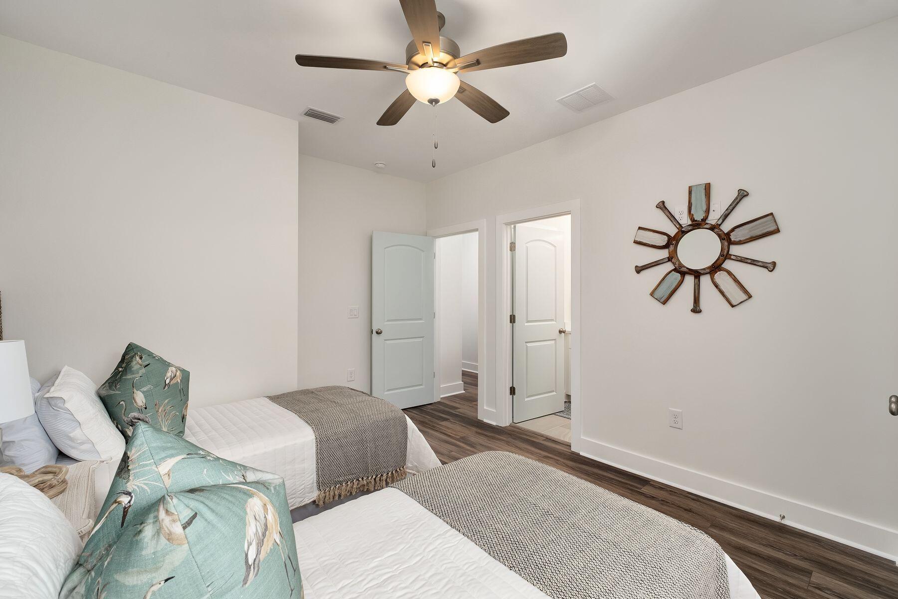 LAGUNA BEACH 8TH ADDN - Residential