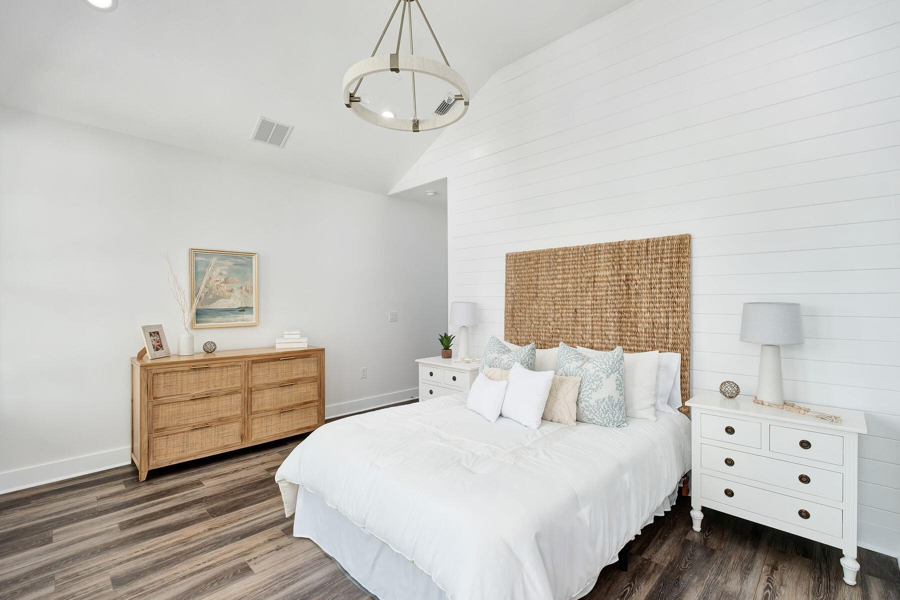 LAGUNA BEACH 8TH ADDN - Residential