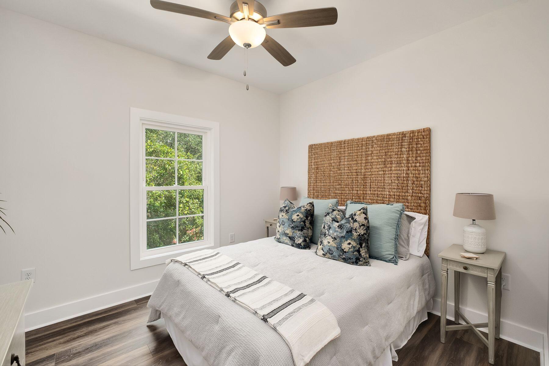 LAGUNA BEACH 8TH ADDN - Residential