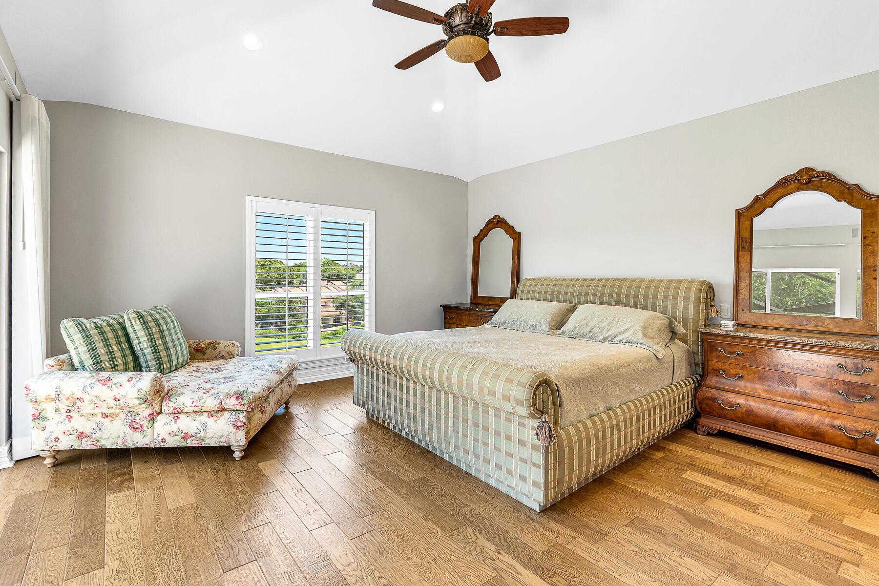 TIVOLI RIDGE - Residential