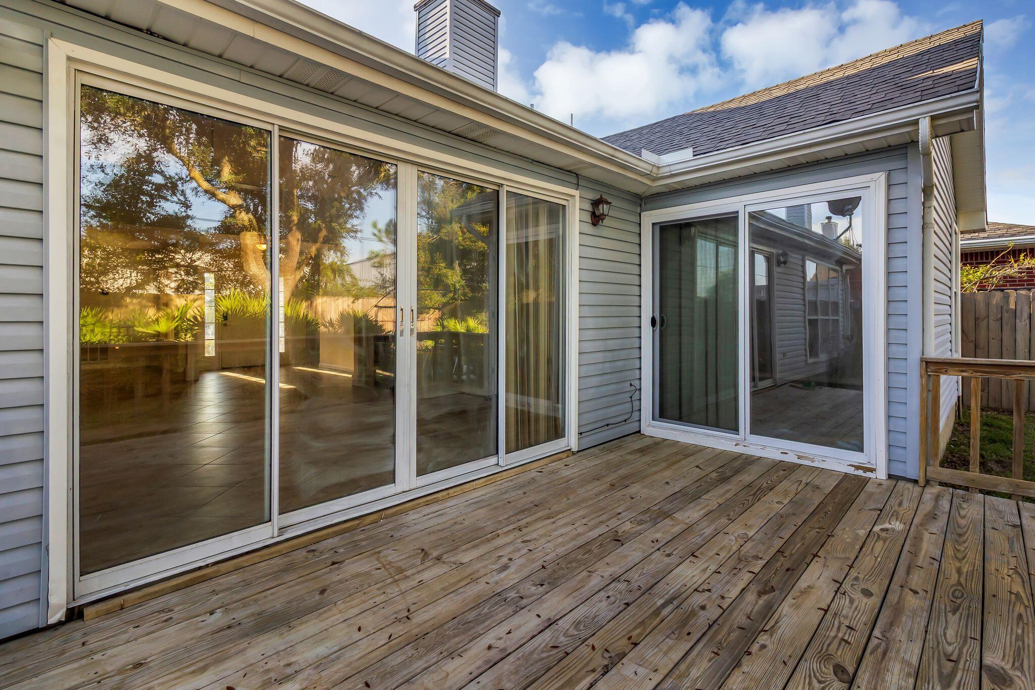 HARBOR BREEZE - Residential Lease