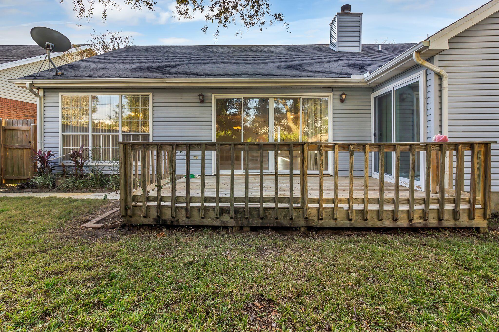 HARBOR BREEZE - Residential Lease