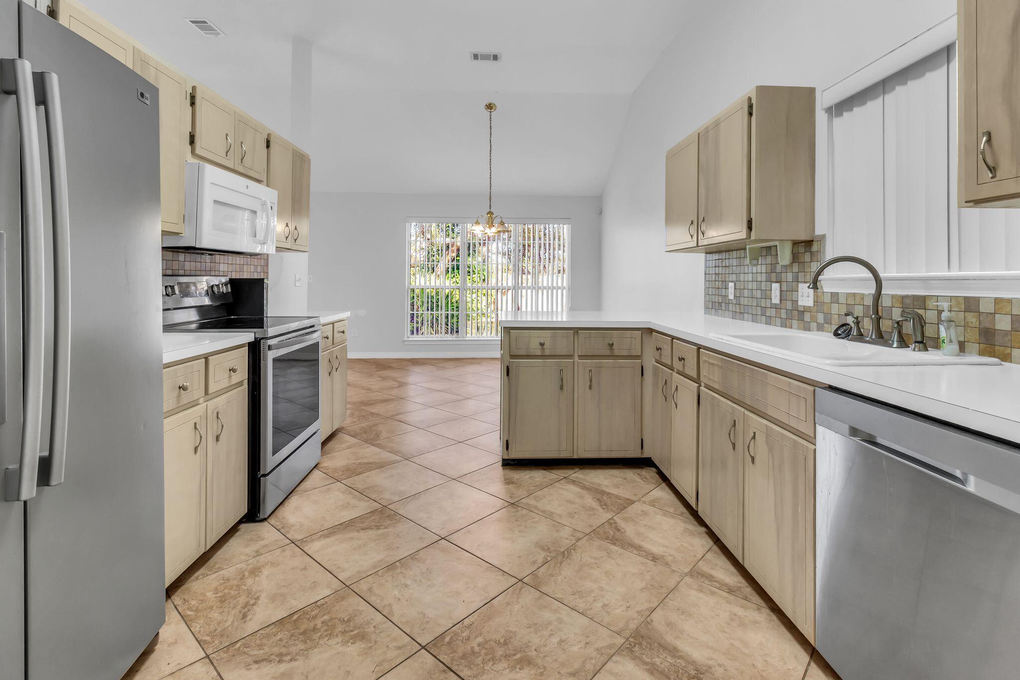 HARBOR BREEZE - Residential Lease