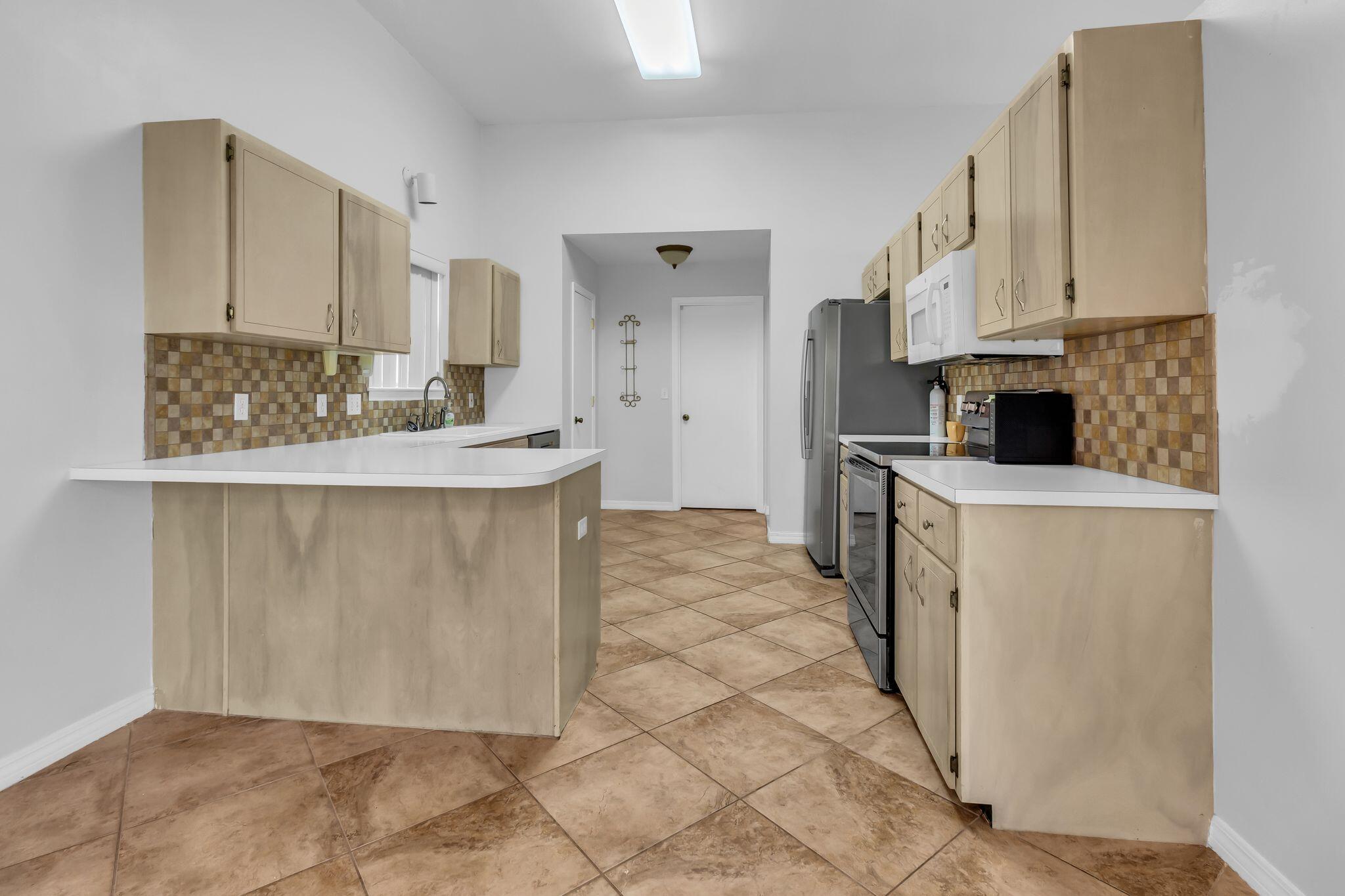 HARBOR BREEZE - Residential Lease