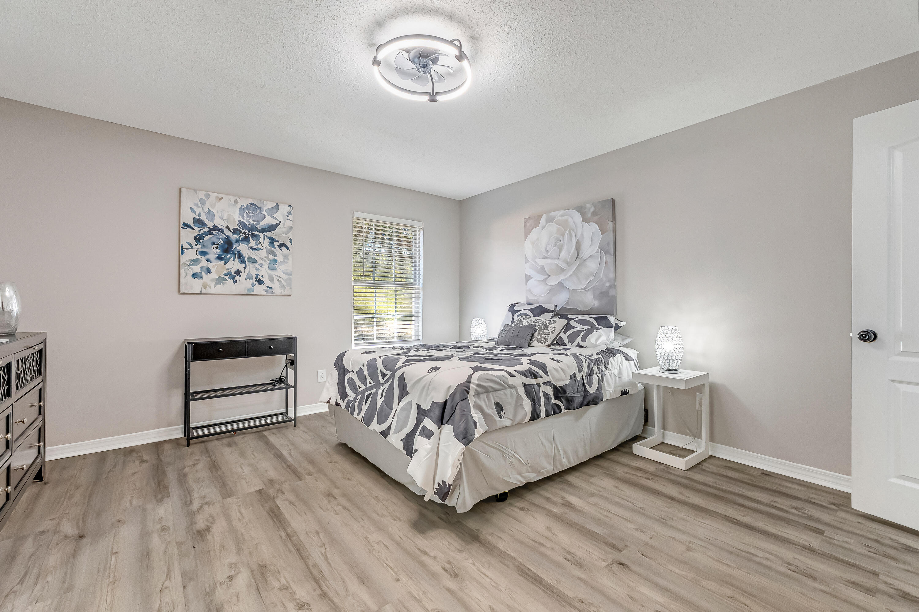 THE PINES - Residential