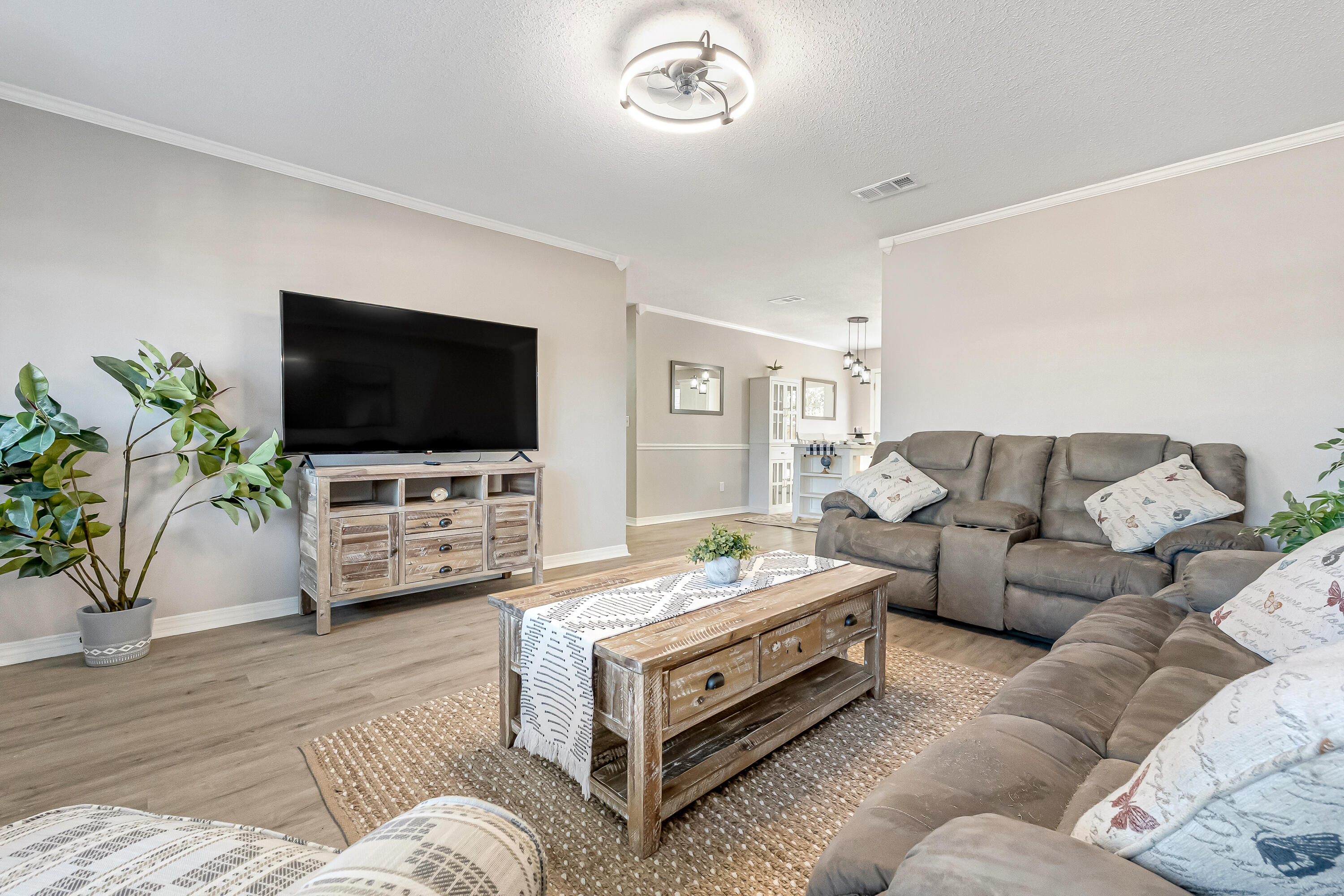 THE PINES - Residential