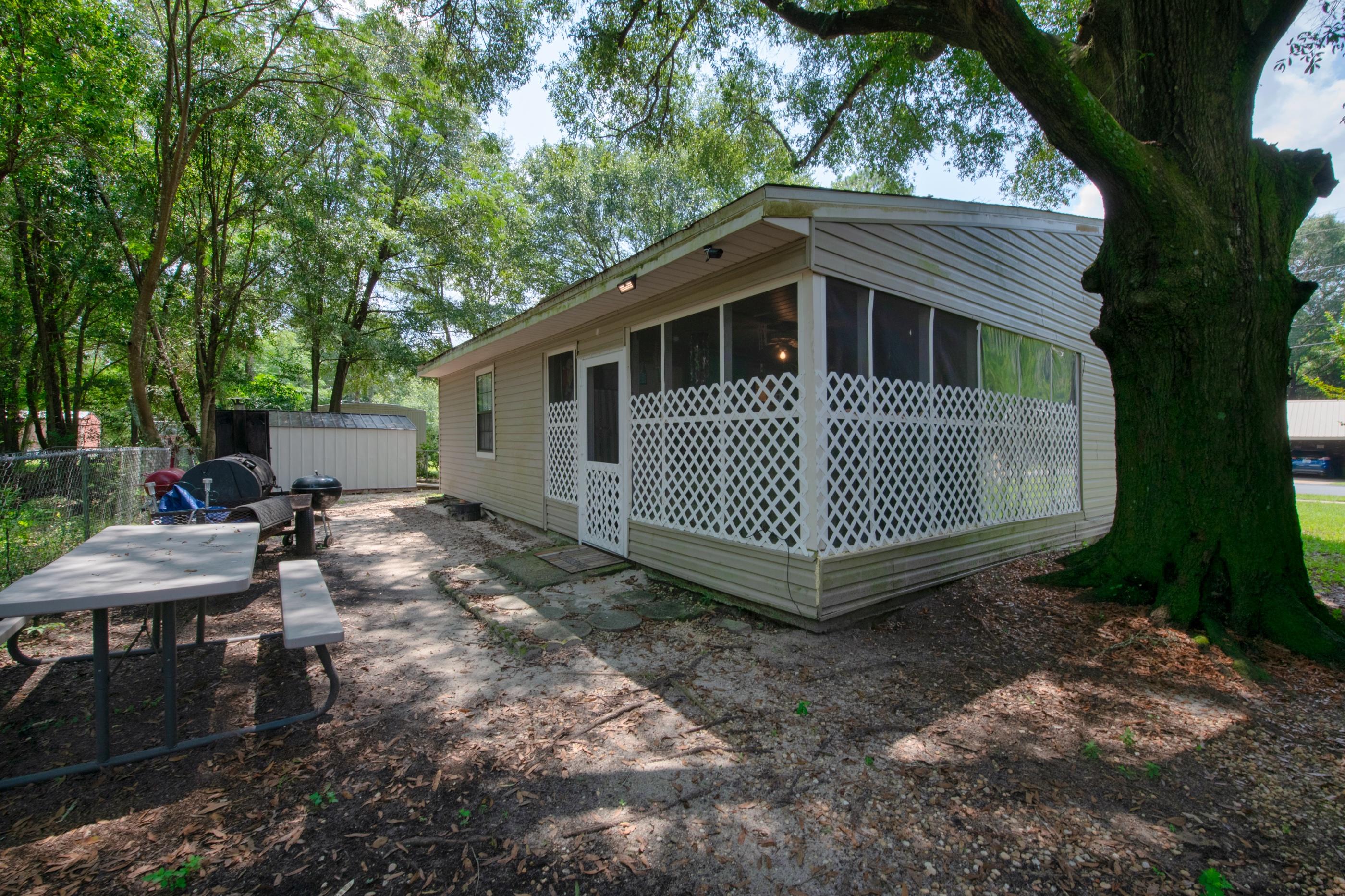 EDNEYS 2ND ADDN - Residential