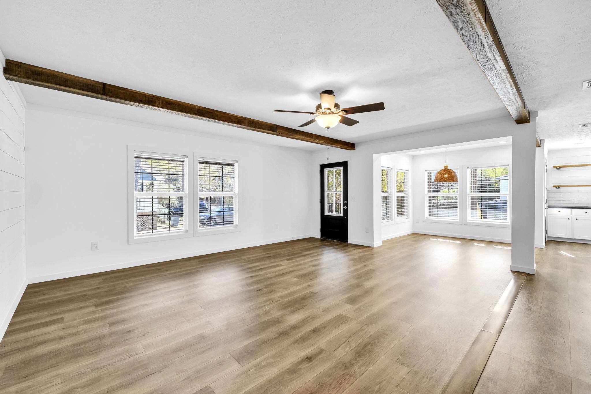 MAGNOLIA BEACH - Residential