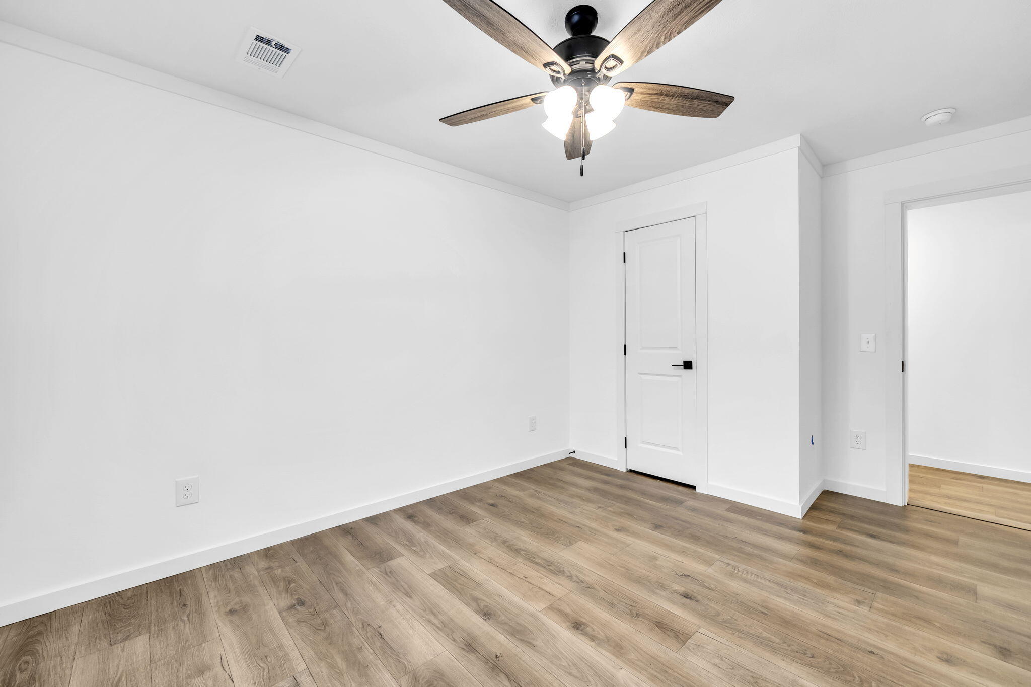 MAGNOLIA BEACH - Residential