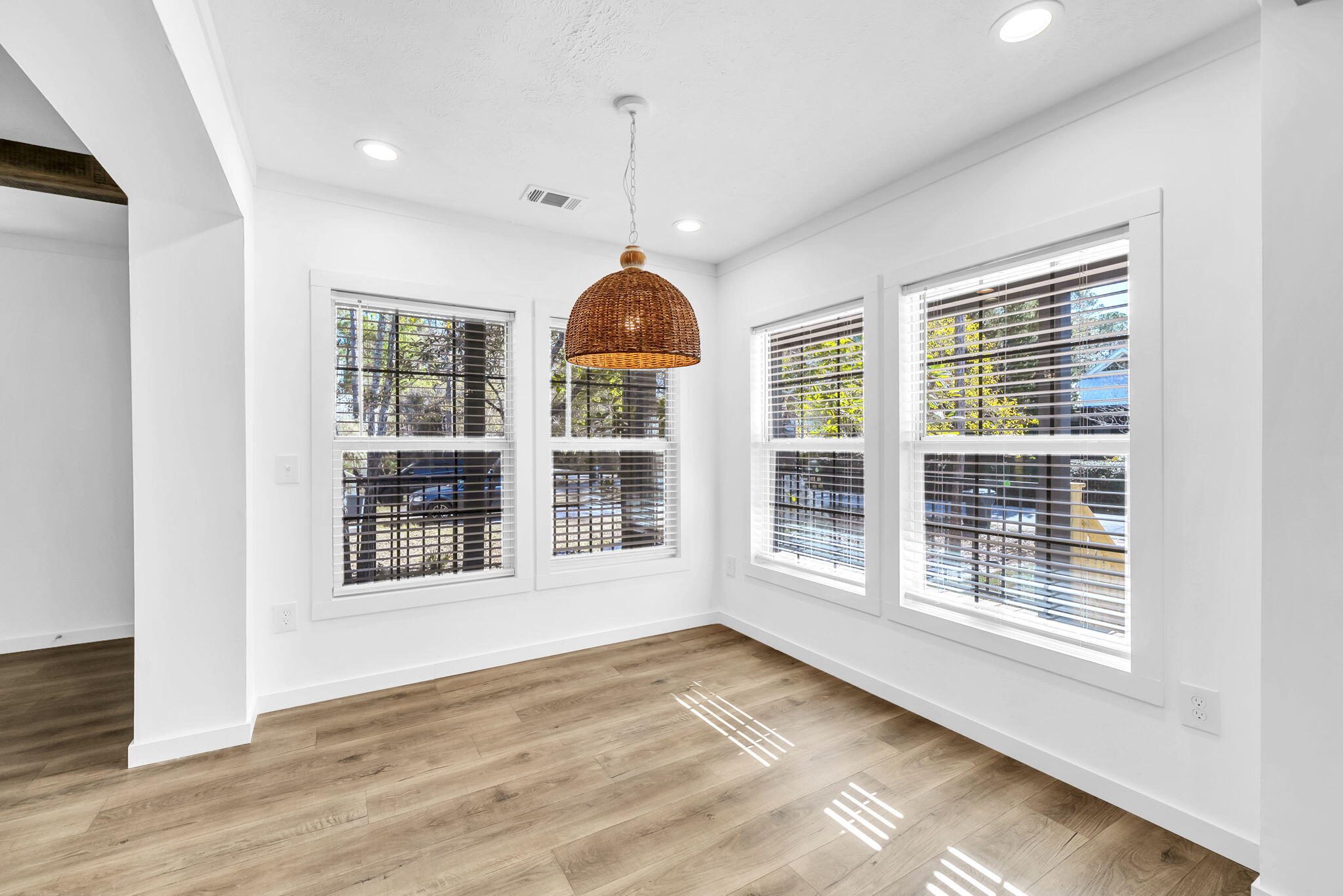 MAGNOLIA BEACH - Residential