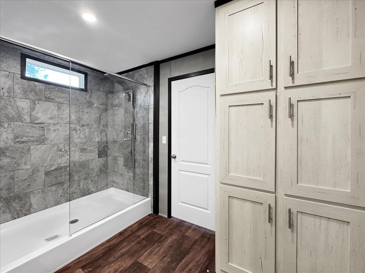 TRIPLE LAKES ESTATES - Residential