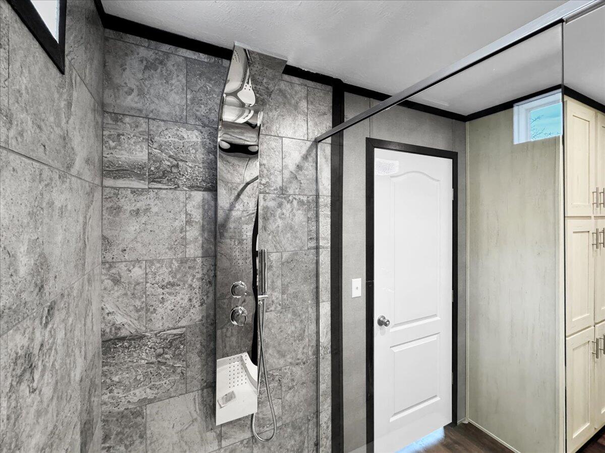 TRIPLE LAKES ESTATES - Residential