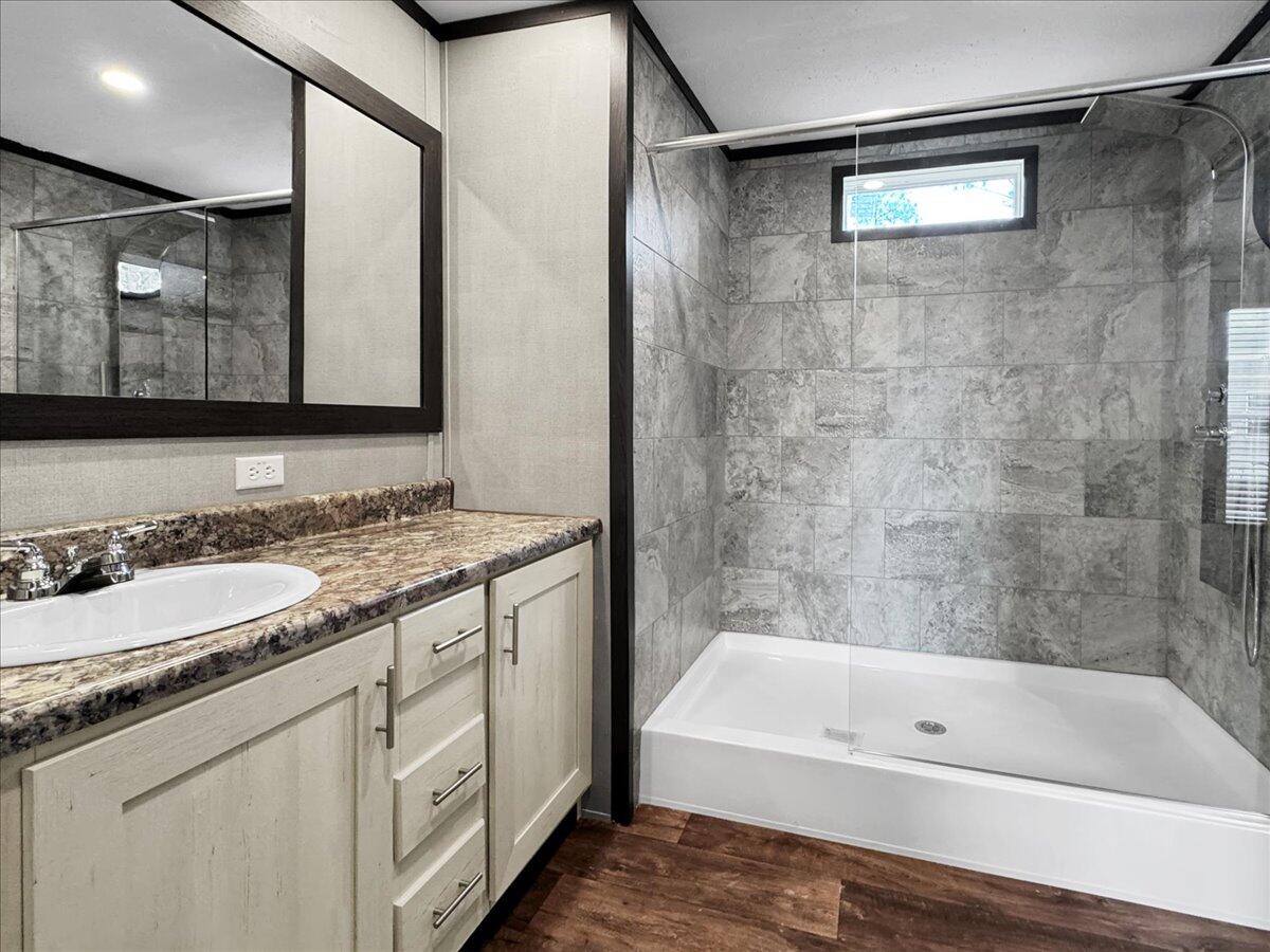 TRIPLE LAKES ESTATES - Residential