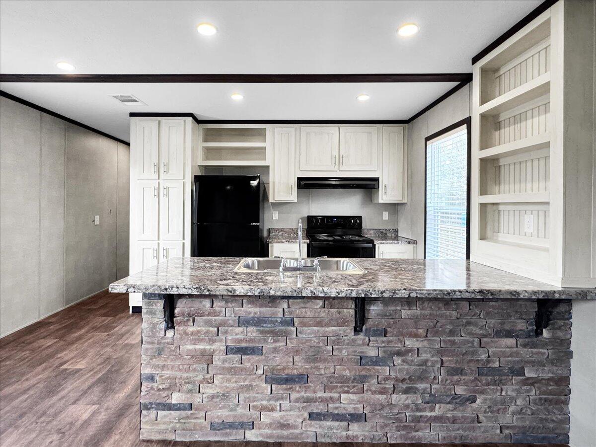 TRIPLE LAKES ESTATES - Residential