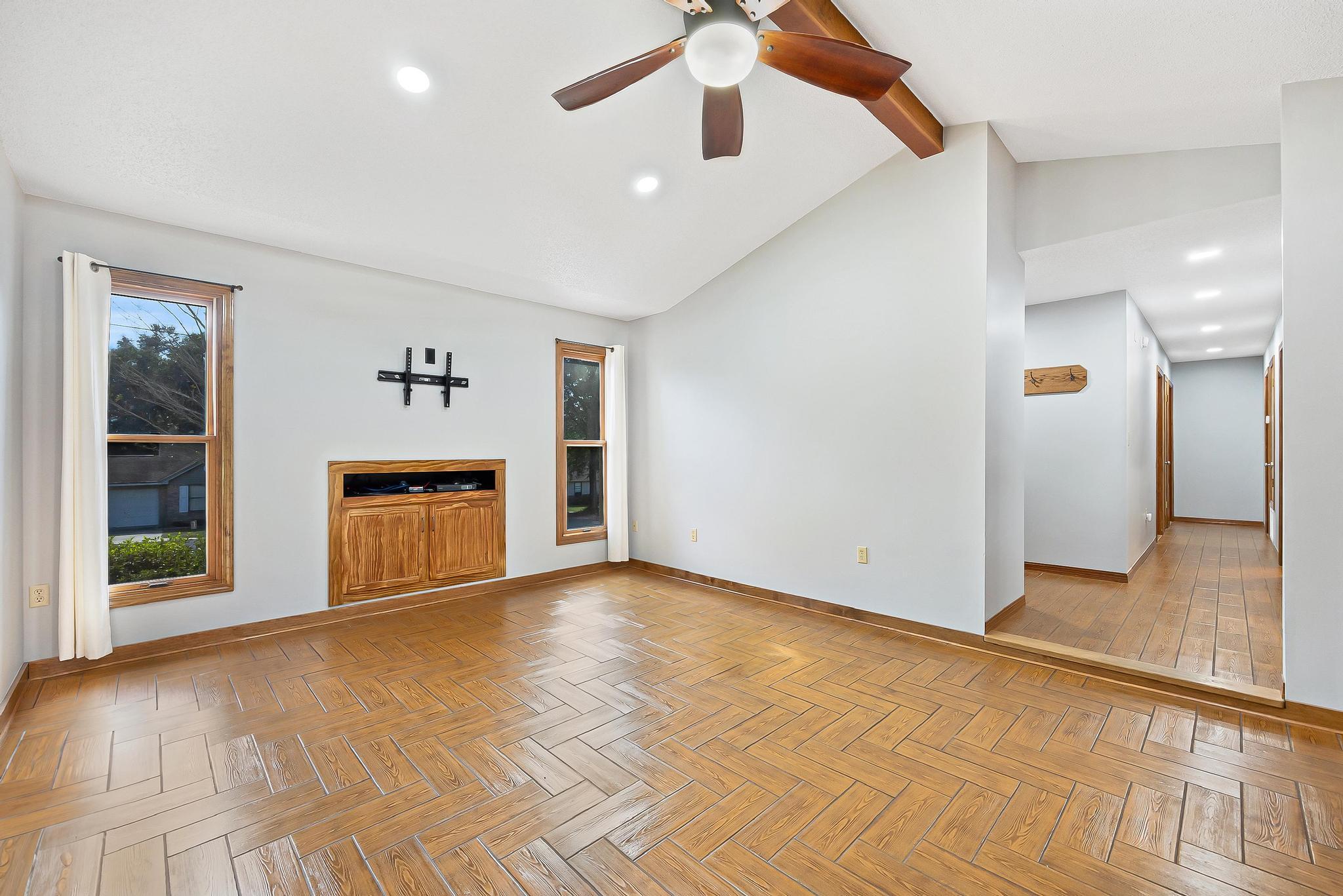 COUNTRYVIEW ESTATES 1ST ADDN - Residential