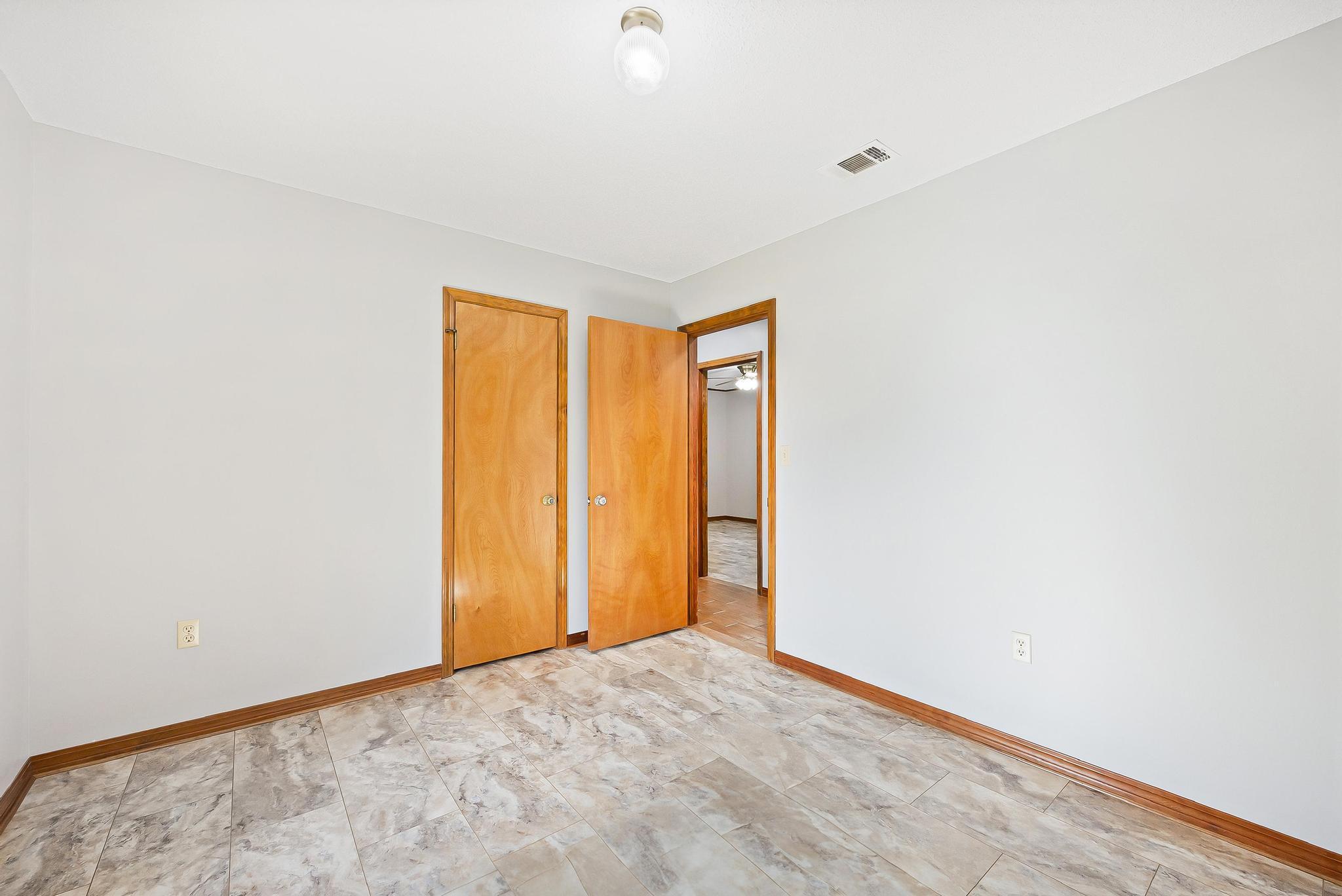 COUNTRYVIEW ESTATES 1ST ADDN - Residential