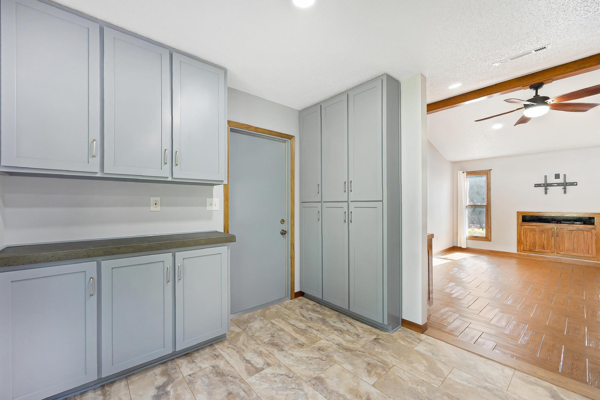 COUNTRYVIEW ESTATES 1ST ADDN - Residential