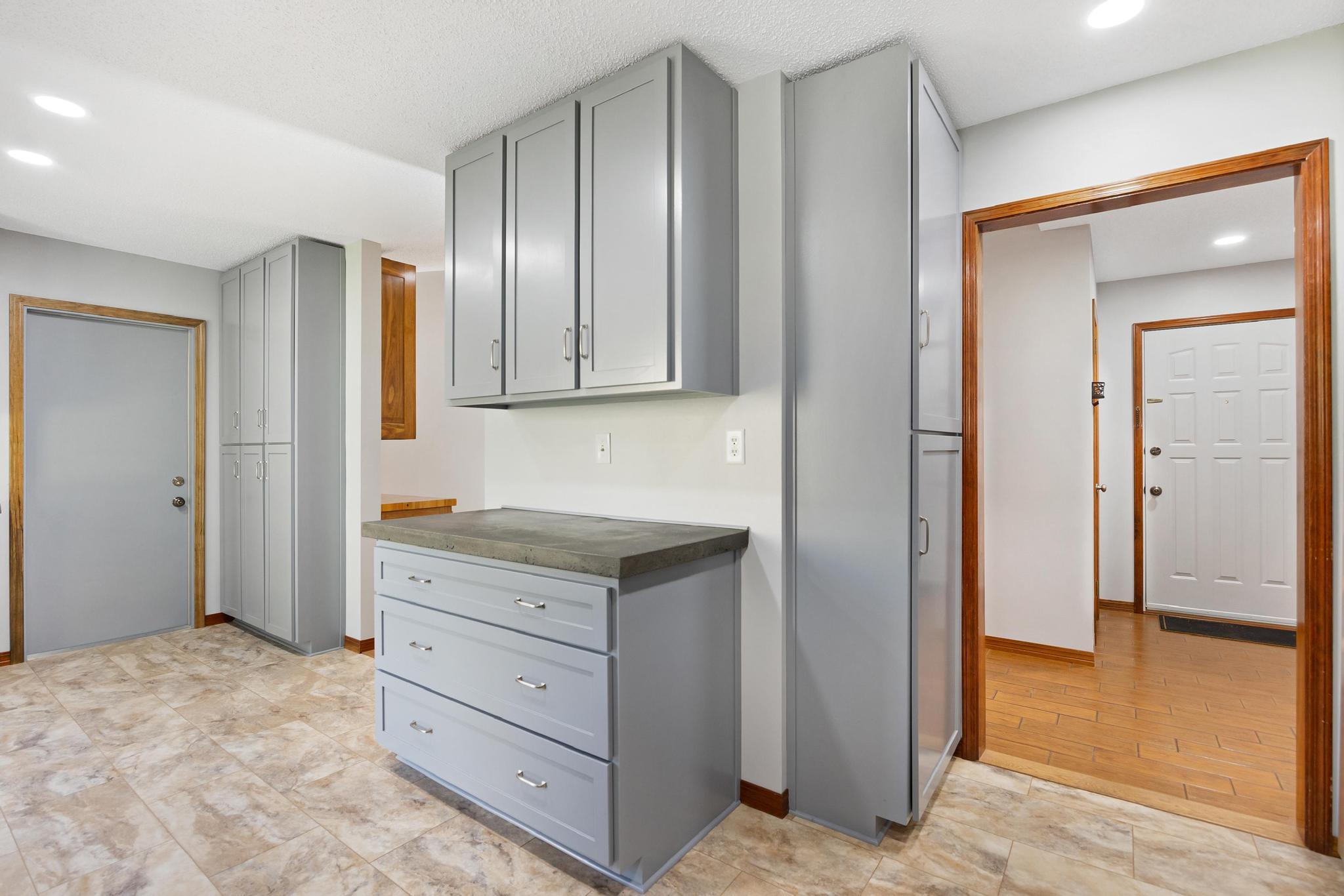 COUNTRYVIEW ESTATES 1ST ADDN - Residential