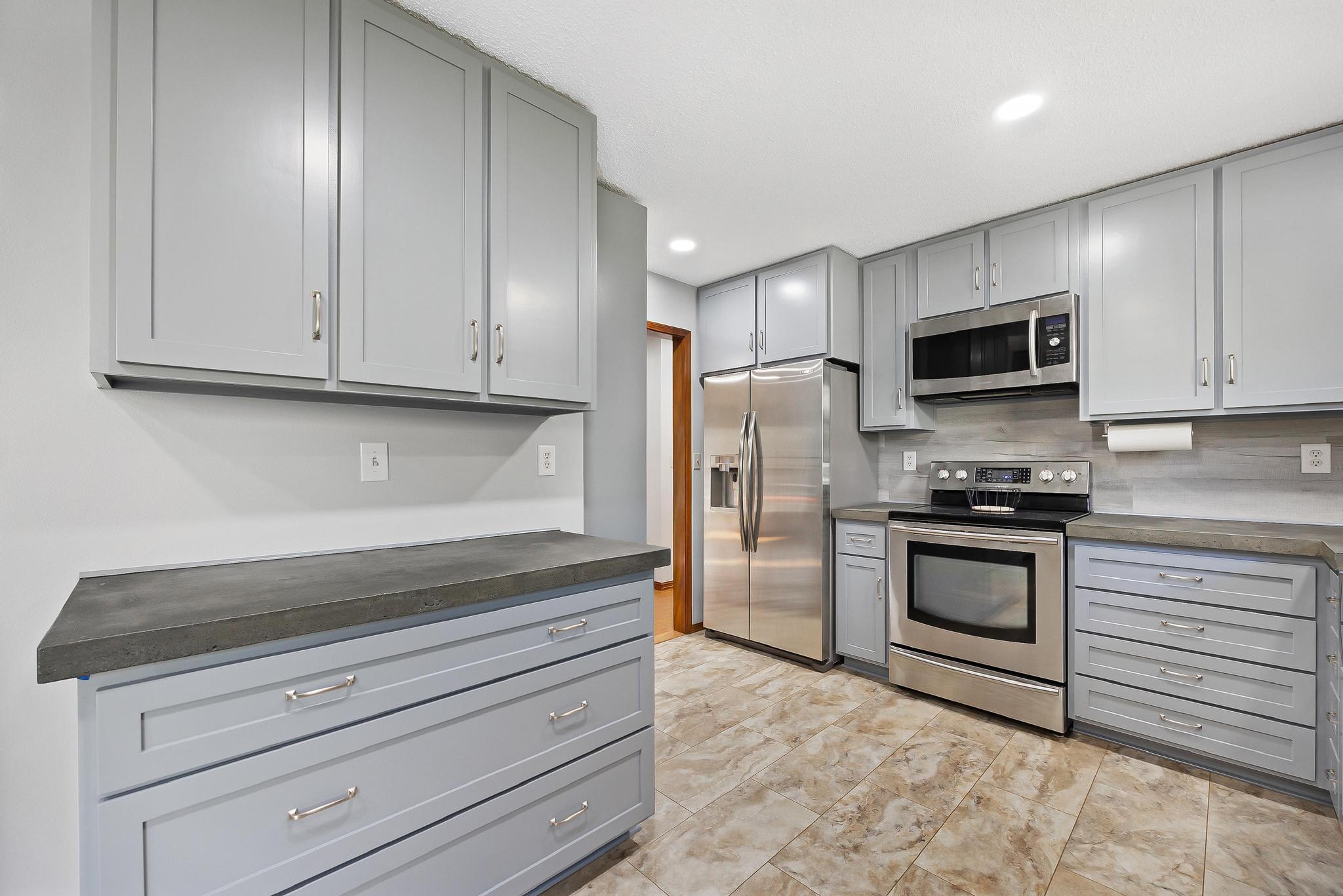 COUNTRYVIEW ESTATES 1ST ADDN - Residential