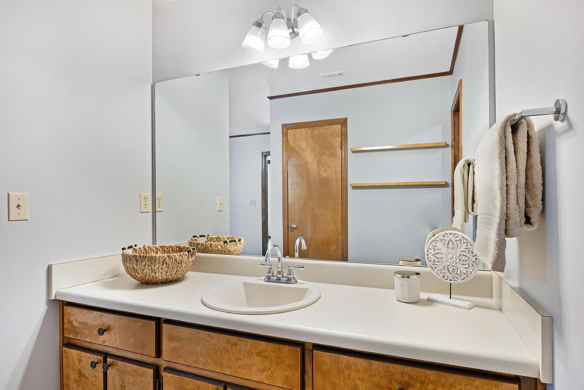 COUNTRYVIEW ESTATES 1ST ADDN - Residential