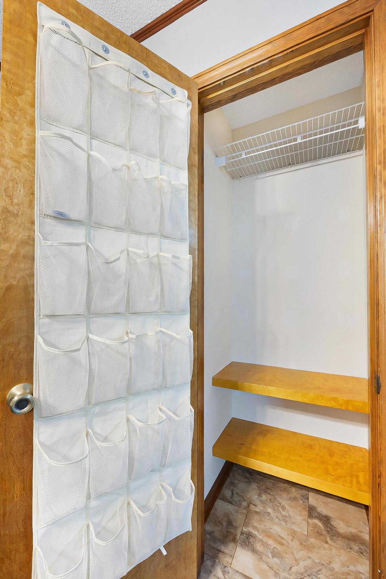 COUNTRYVIEW ESTATES 1ST ADDN - Residential