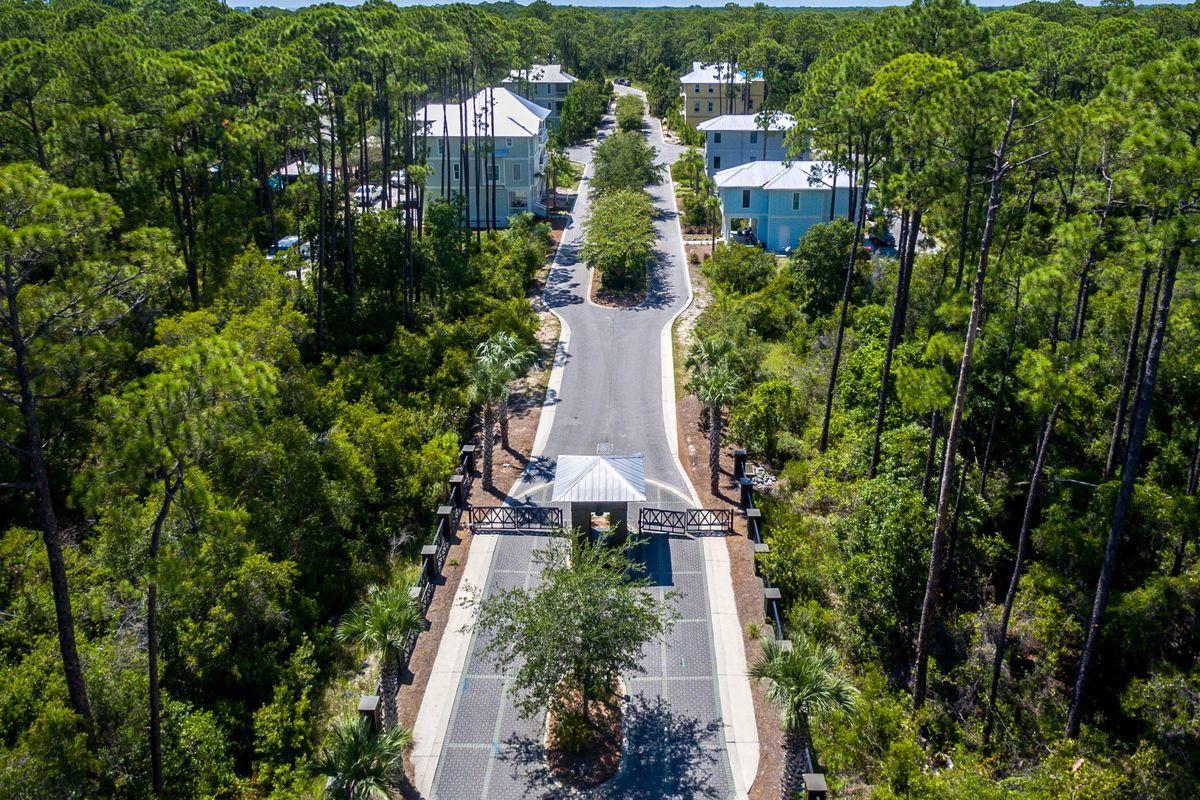 TREETOP VILLAGE - Land