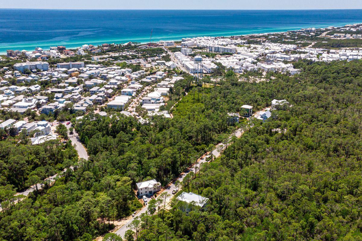 TREETOP VILLAGE - Land