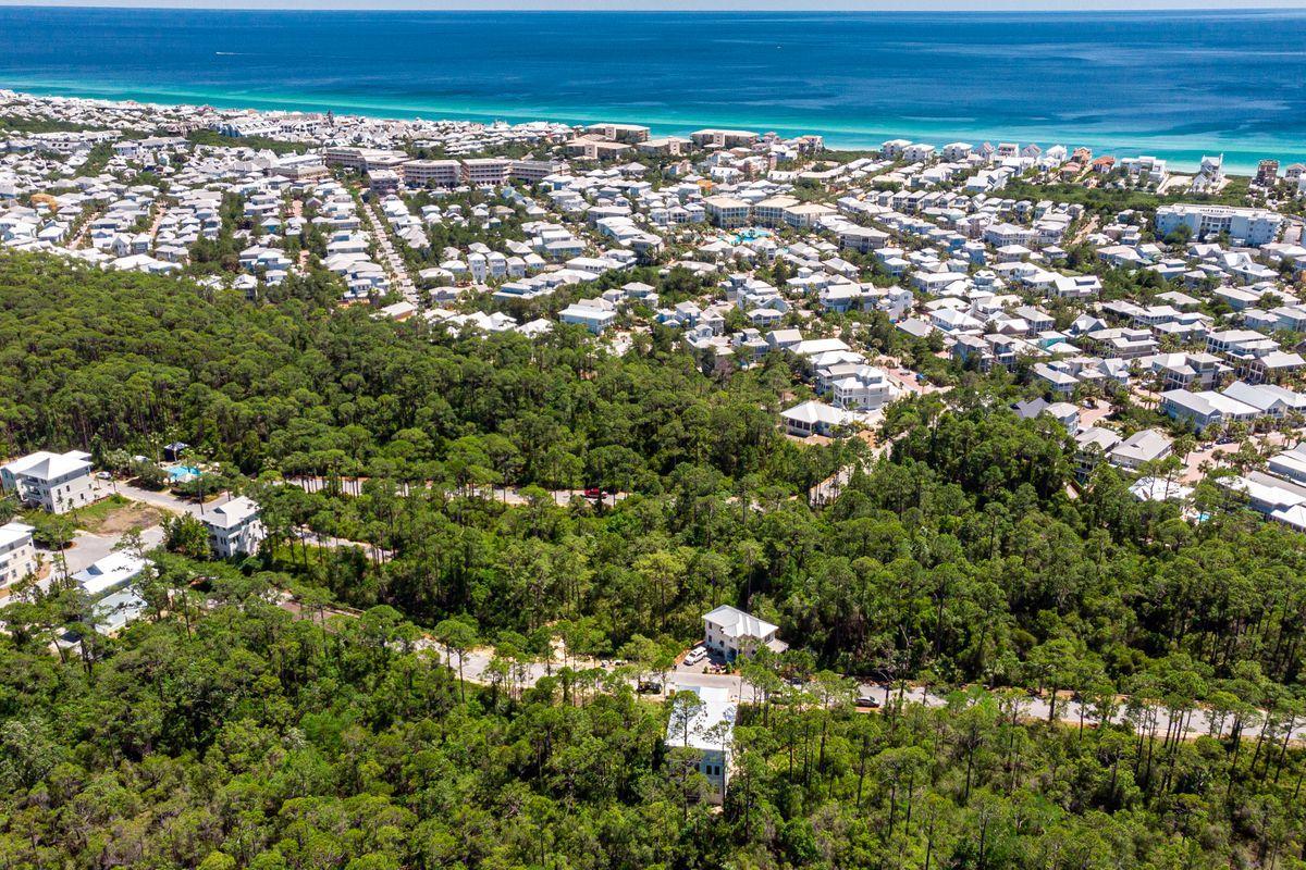 TREETOP VILLAGE - Land