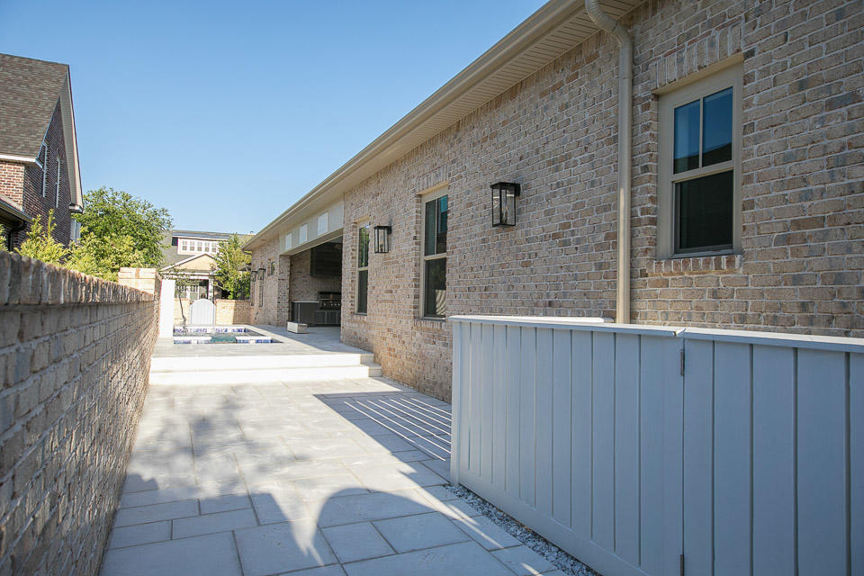 KELLY PLANTATION - Residential