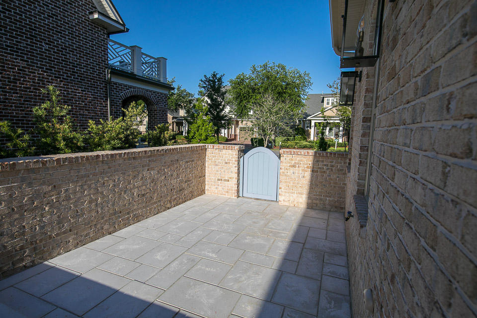 KELLY PLANTATION - Residential