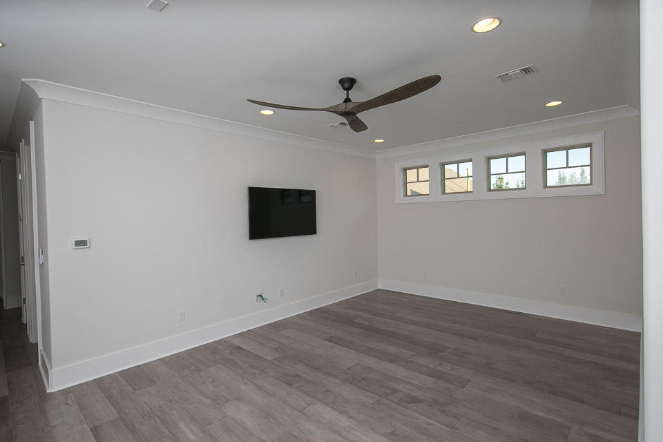 KELLY PLANTATION - Residential