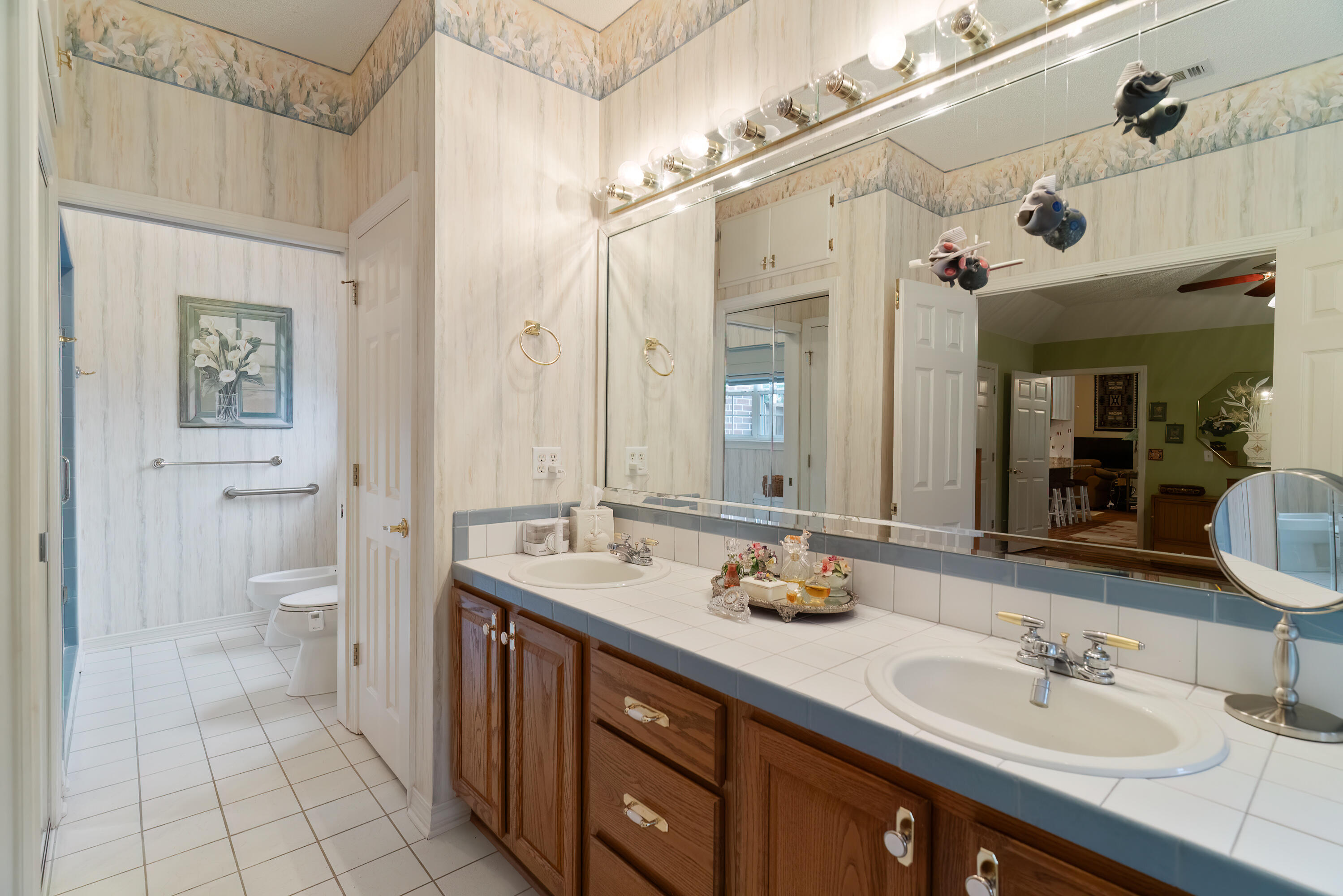 LAKESIDE EAST - Residential