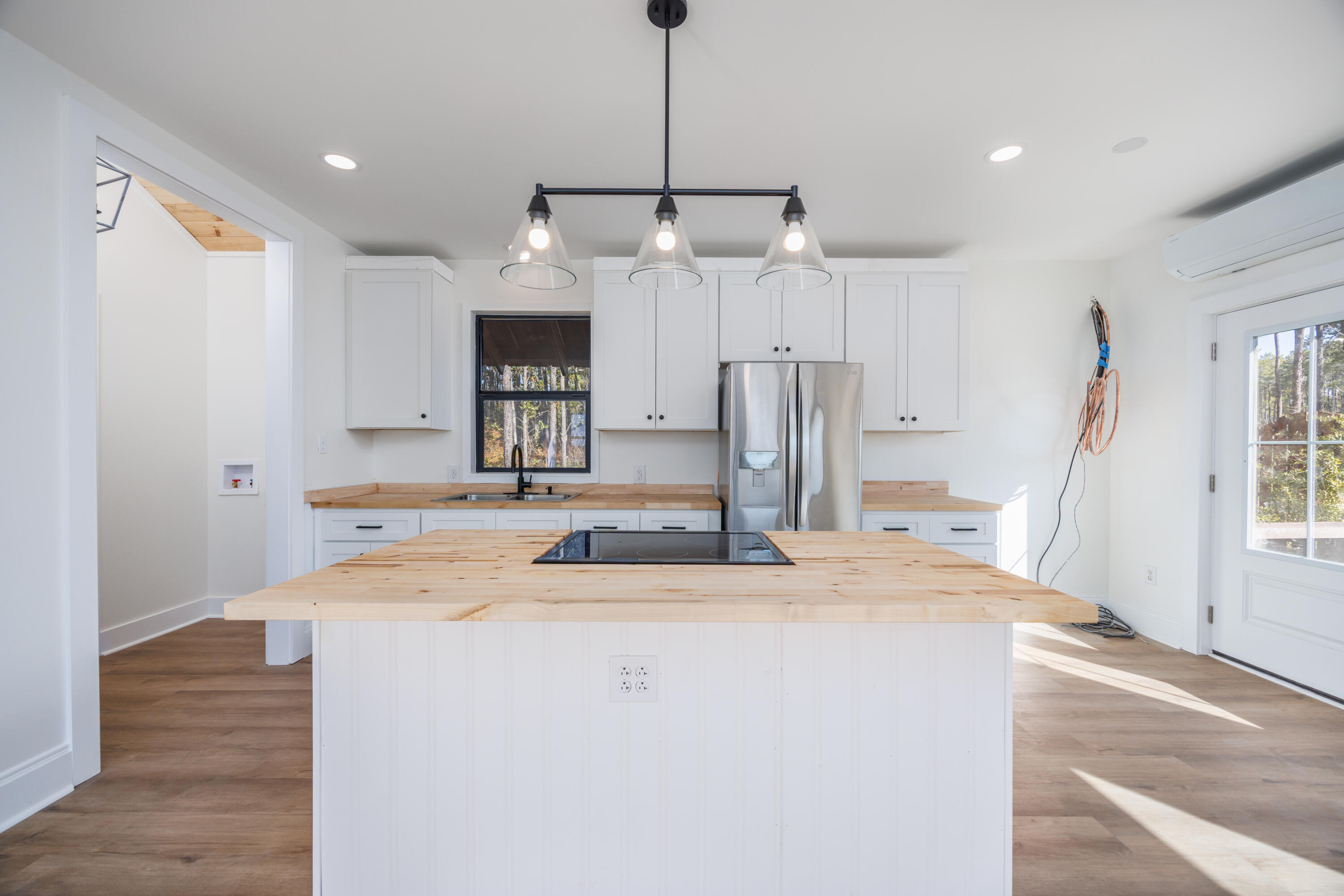 HAPPY HOLLOW - Residential