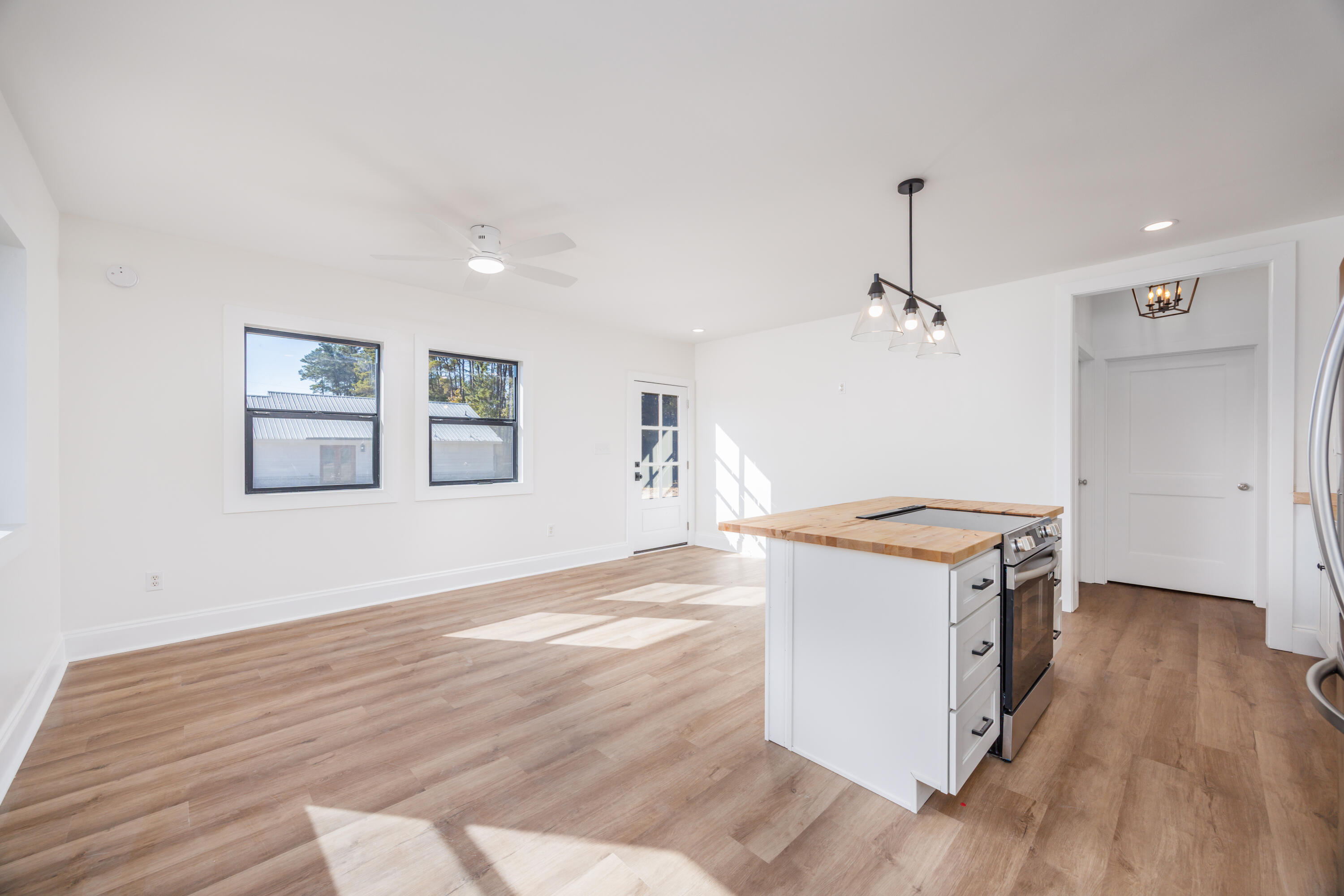 HAPPY HOLLOW - Residential