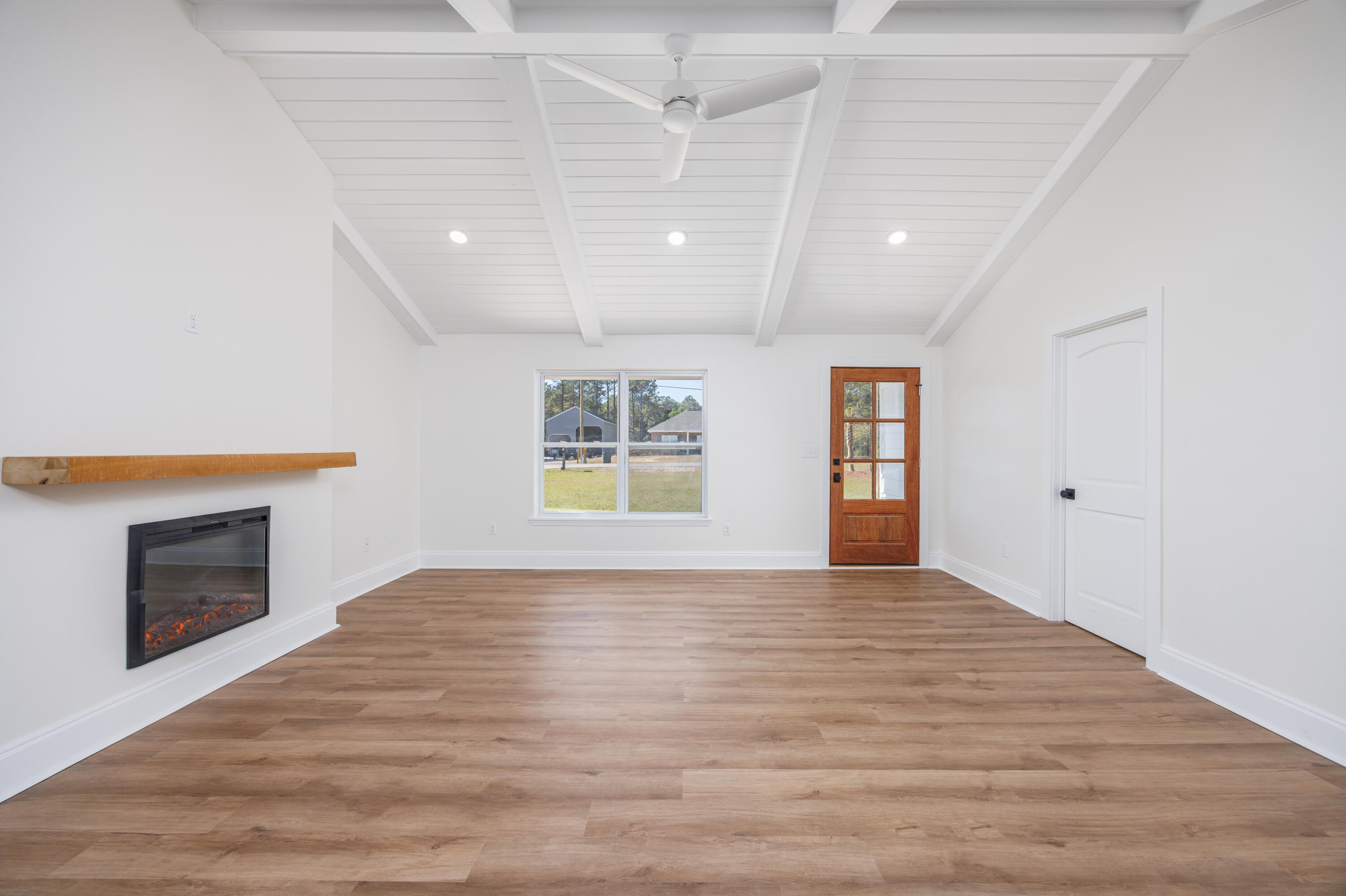 HAPPY HOLLOW - Residential