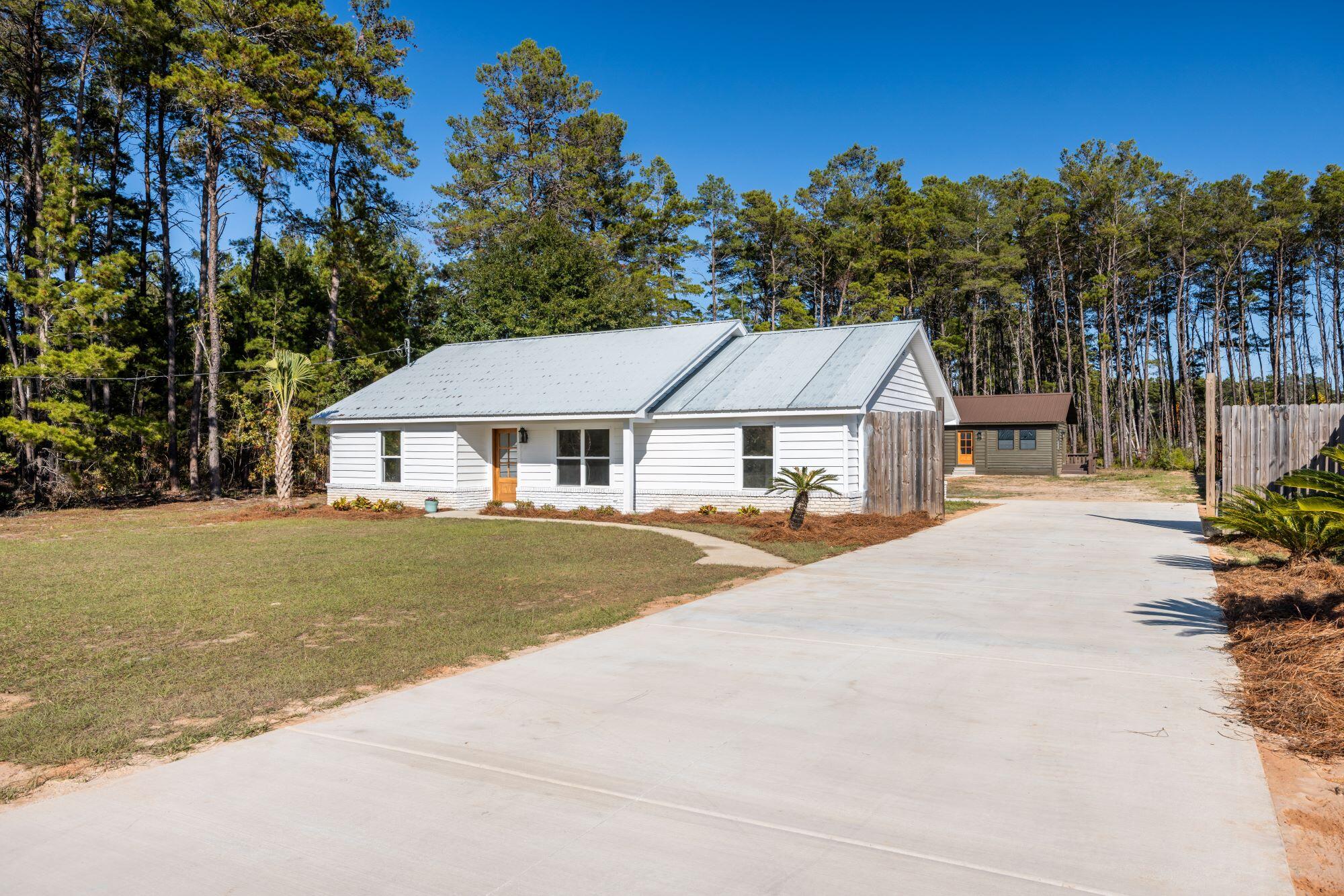 HAPPY HOLLOW - Residential