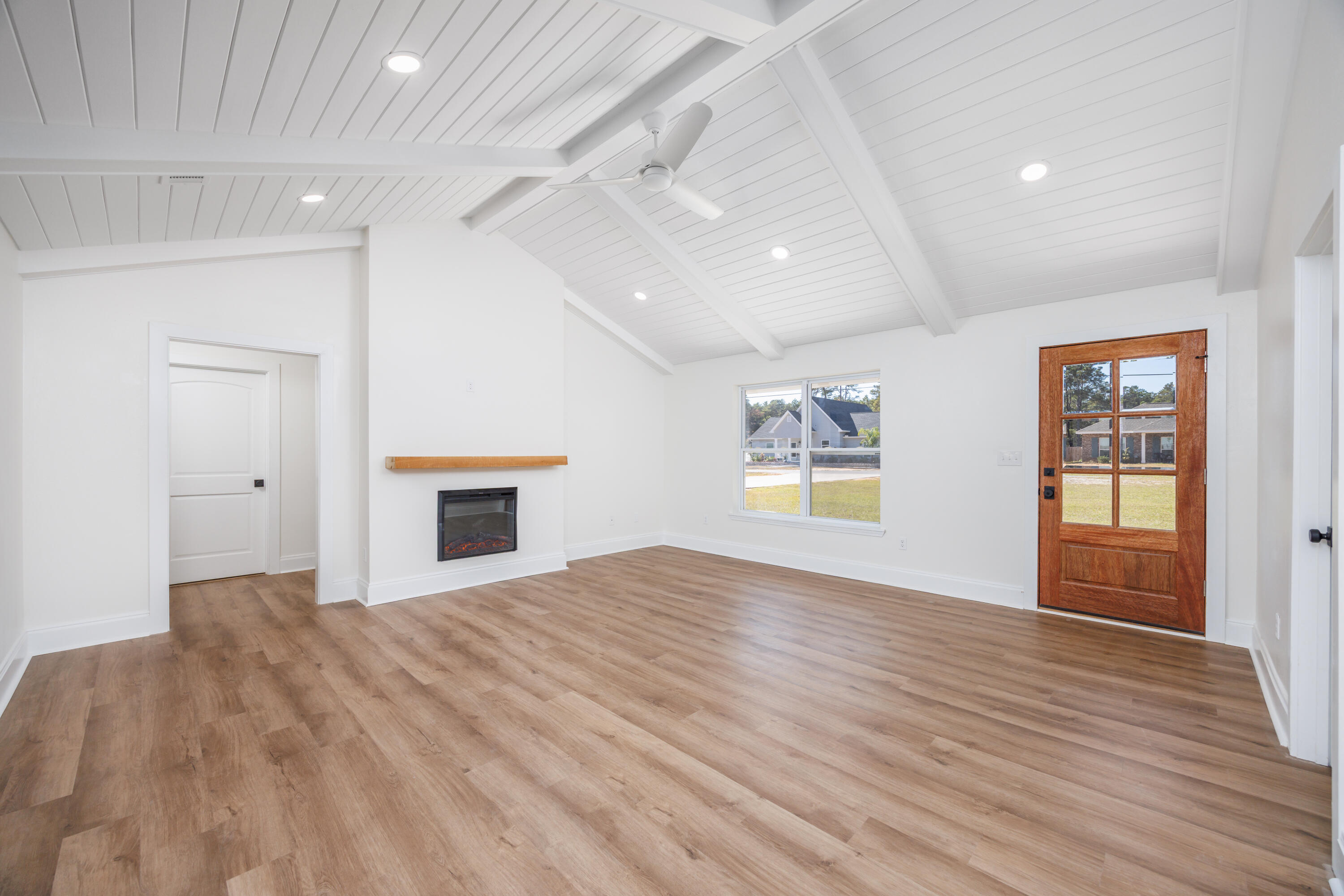 HAPPY HOLLOW - Residential