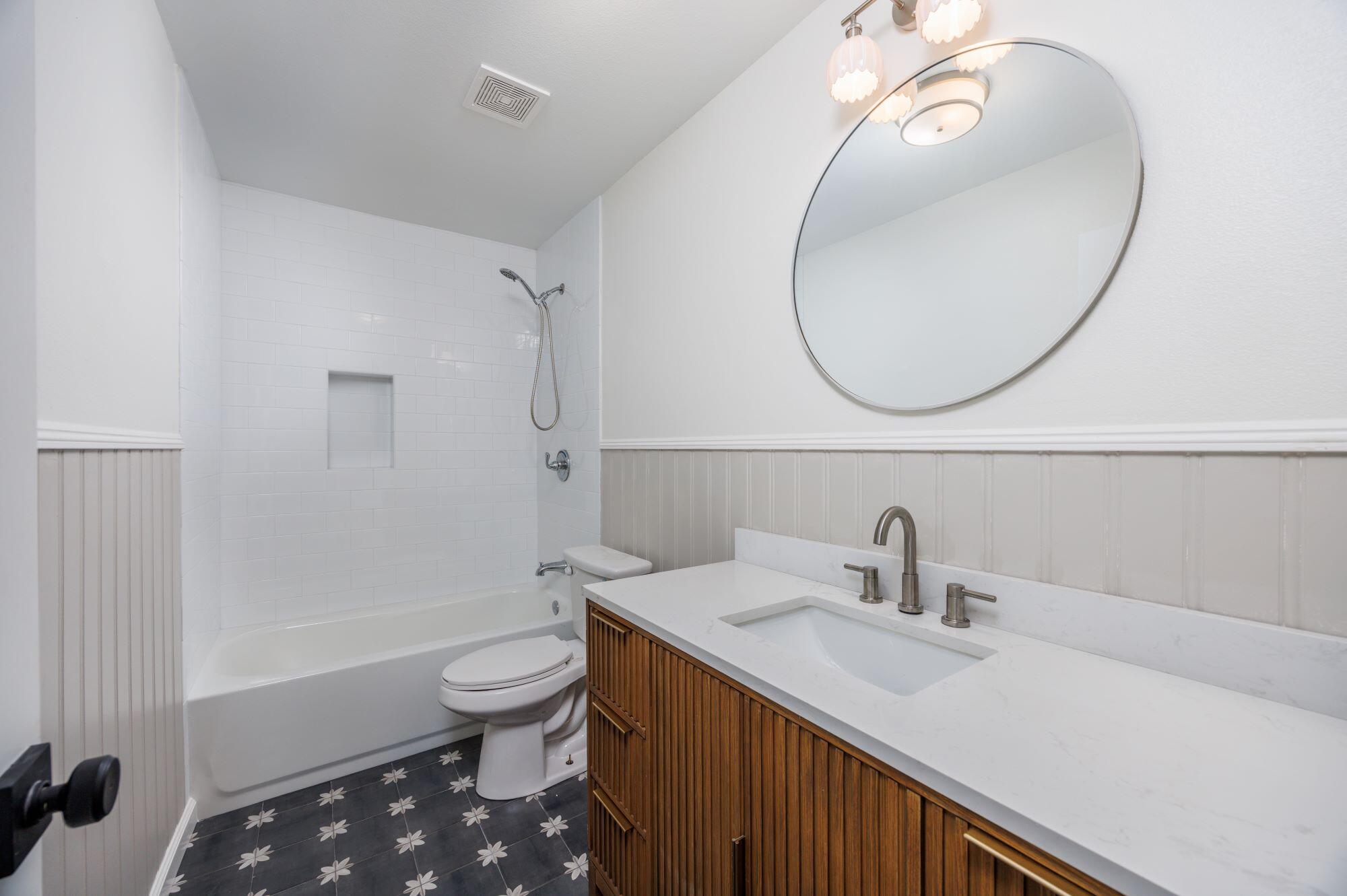 HAPPY HOLLOW - Residential