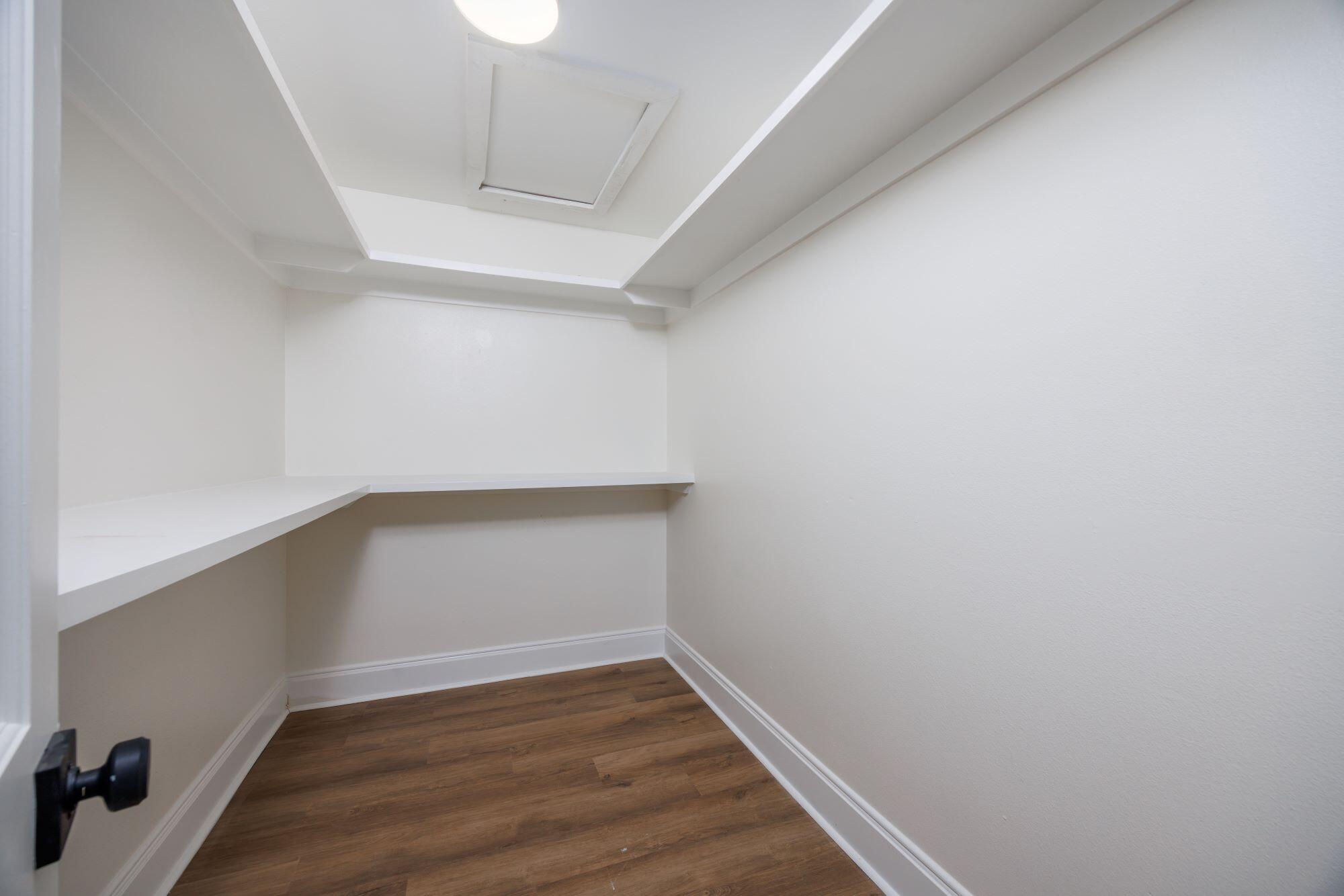 HAPPY HOLLOW - Residential